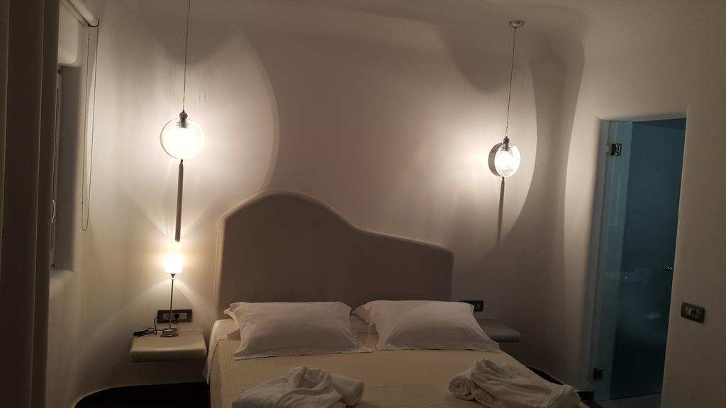 Unique * Imerovigli (Santorini)