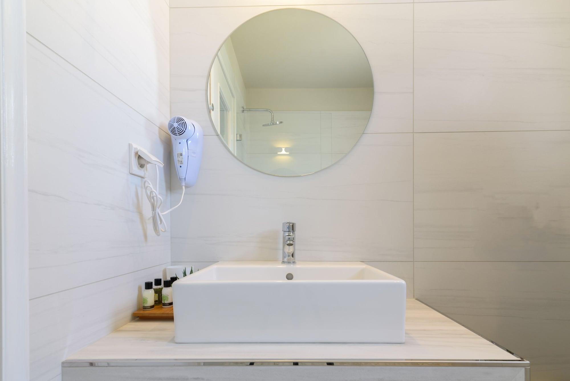 De Naxia Hotel Perissa (Santorini)