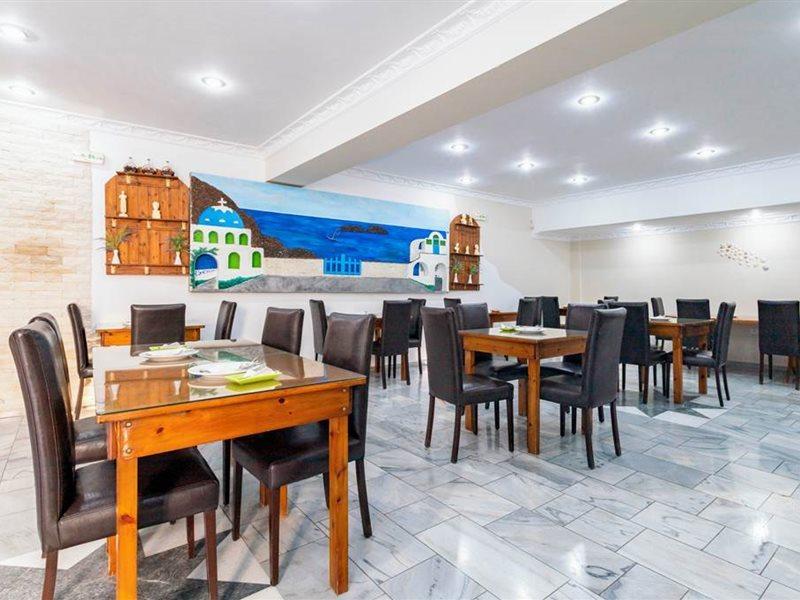 Bay Hotel Perissa (Santorini)