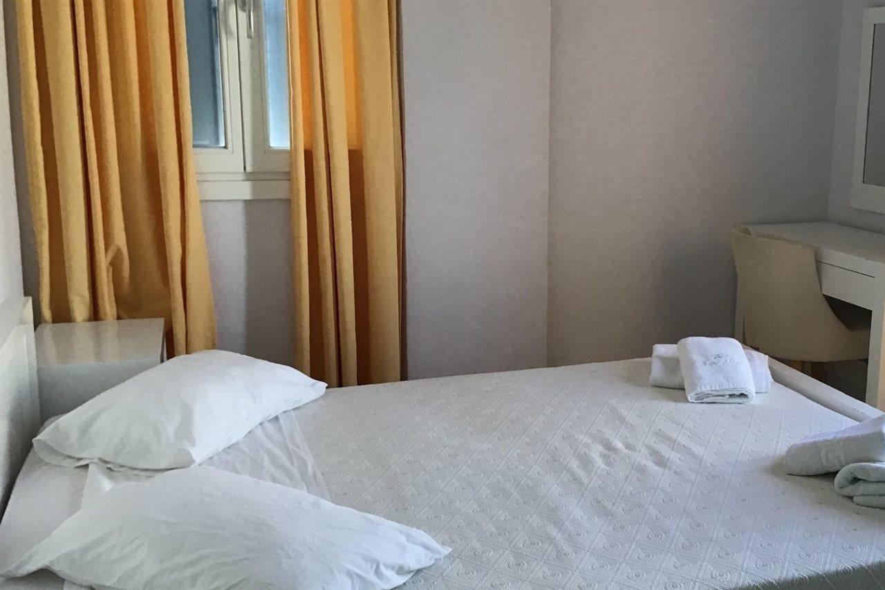 Hotel Thera Mare