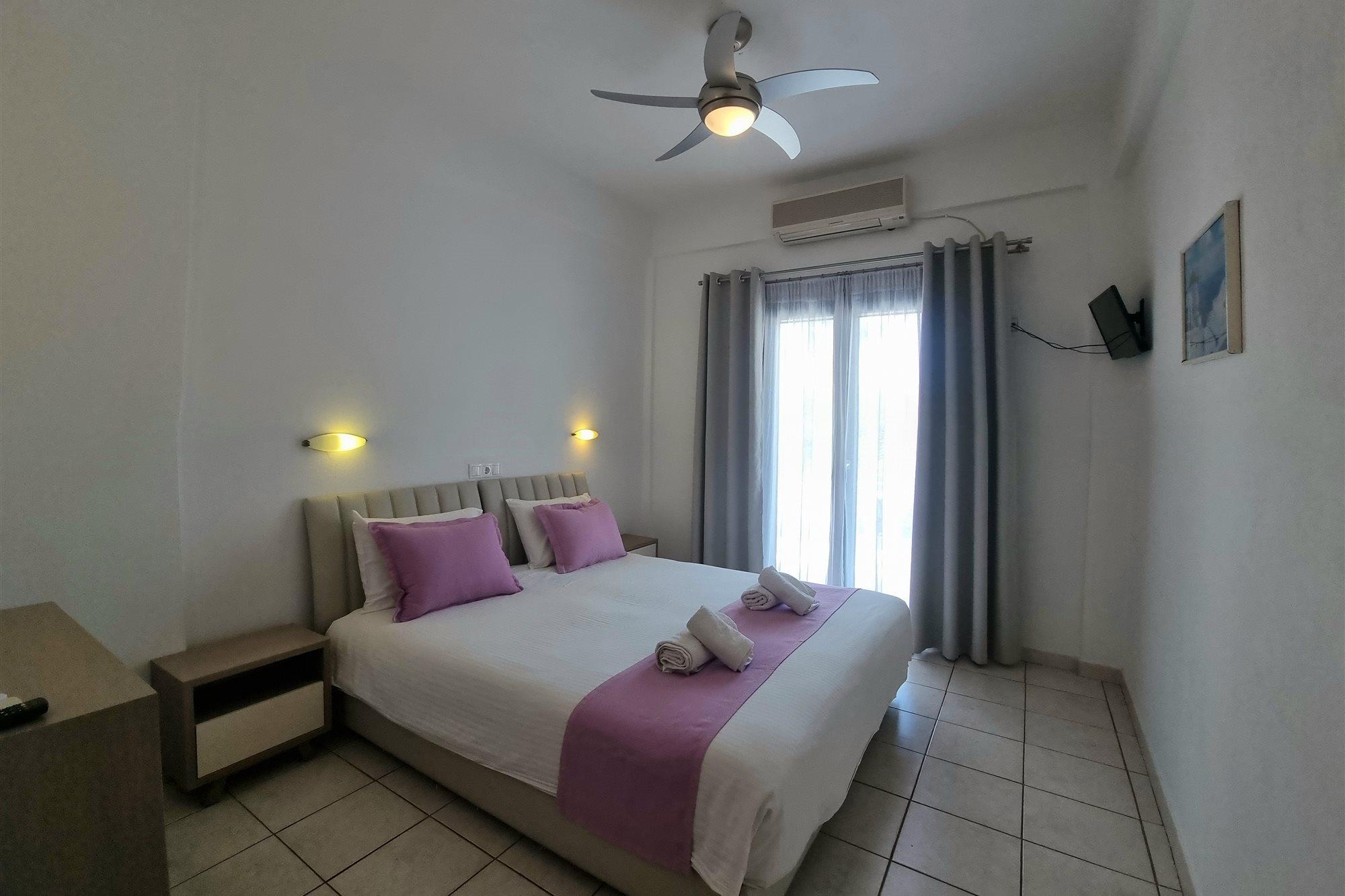 Horizon Kamari (Santorini)