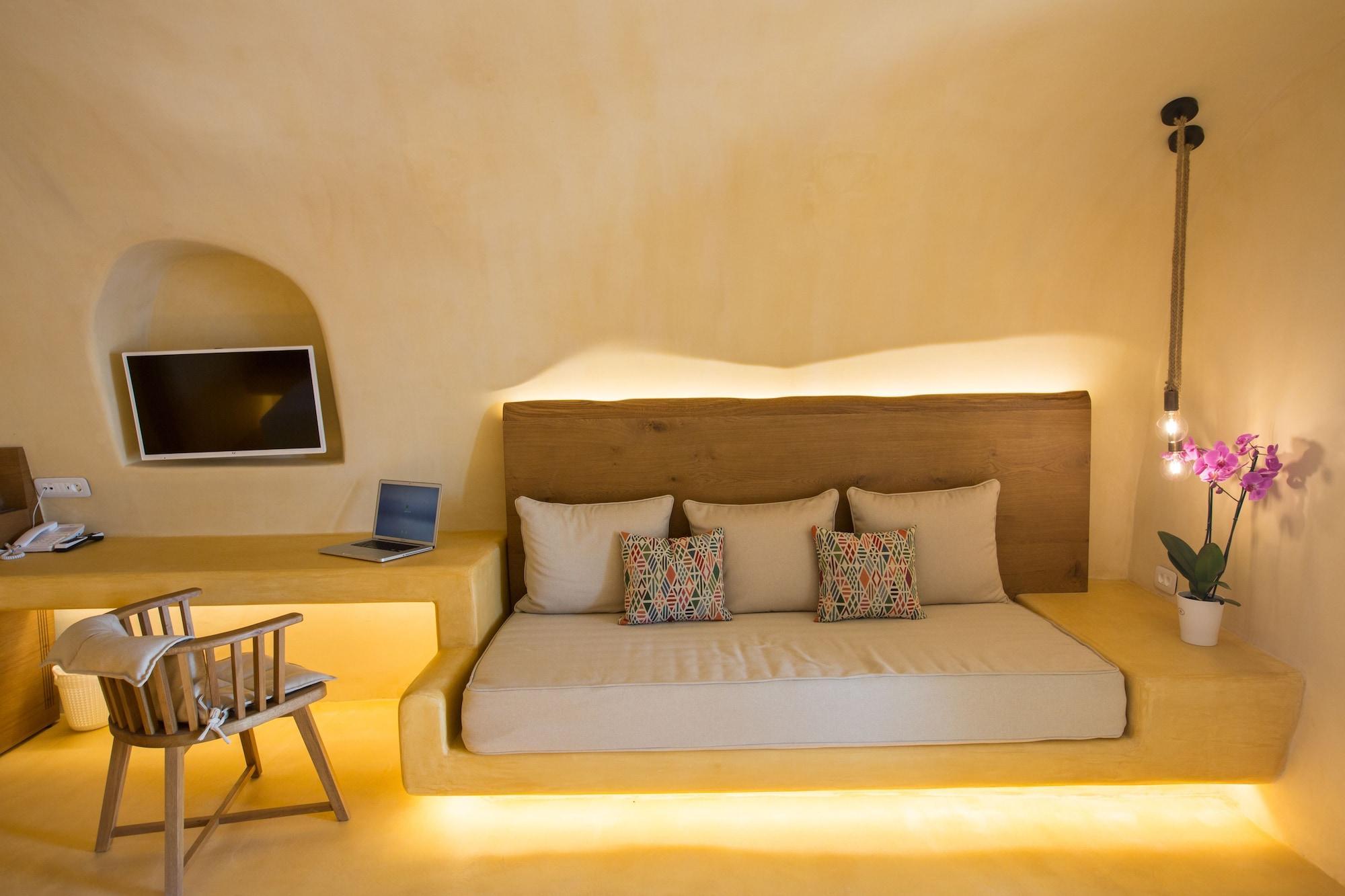 Chic Santorini 3*