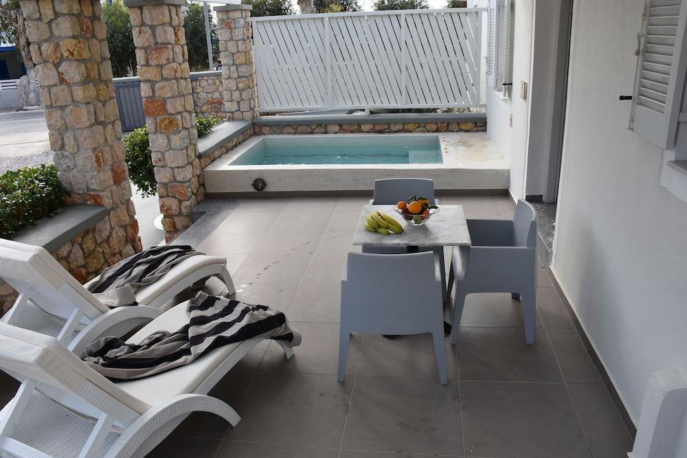 De Naxia 4* Perissa (Santorini)