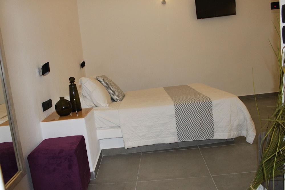 Mar Hotel Perissa (Santorini)
