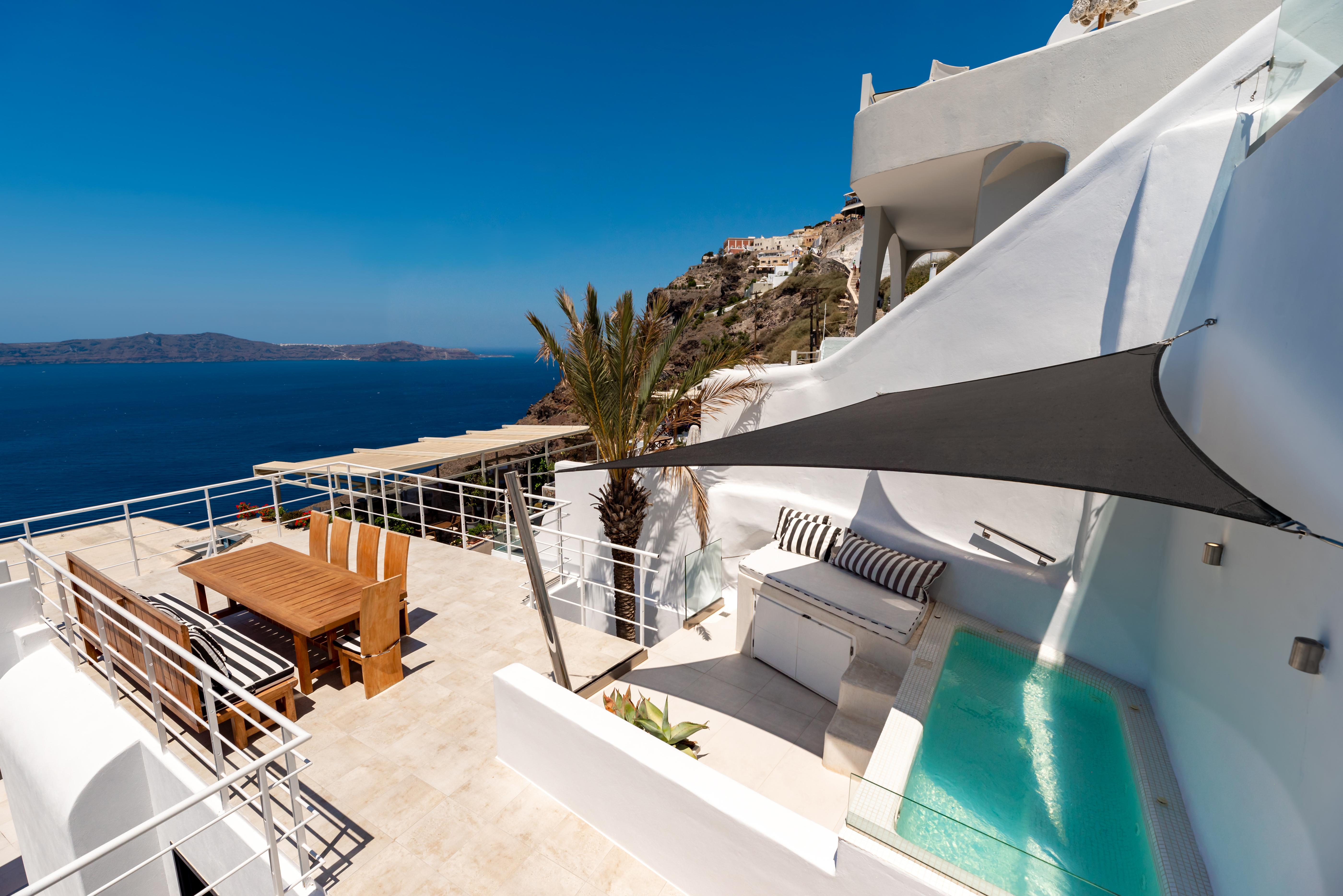 Daydream Luxury Hotel