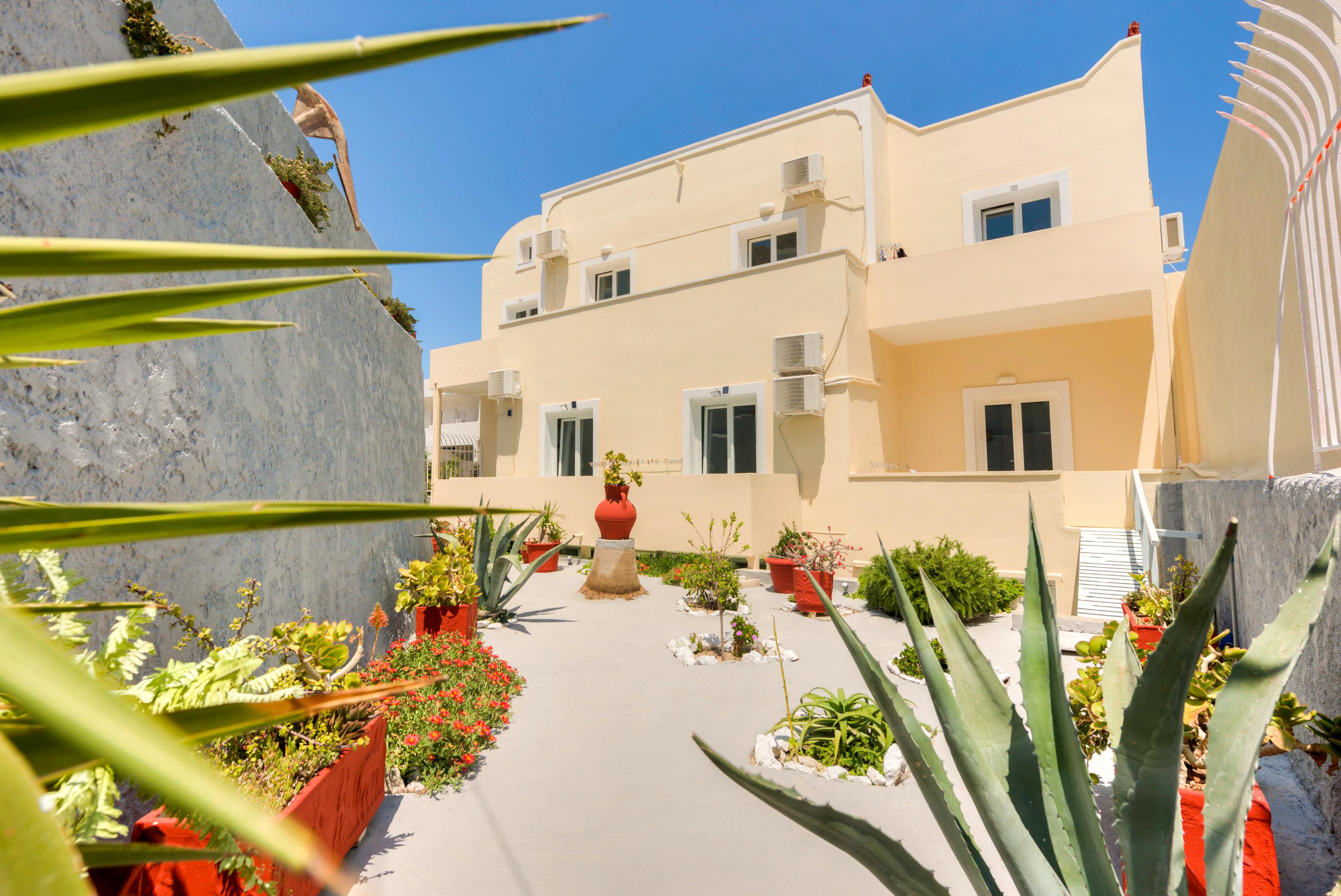 Akis Kamari (Santorini)