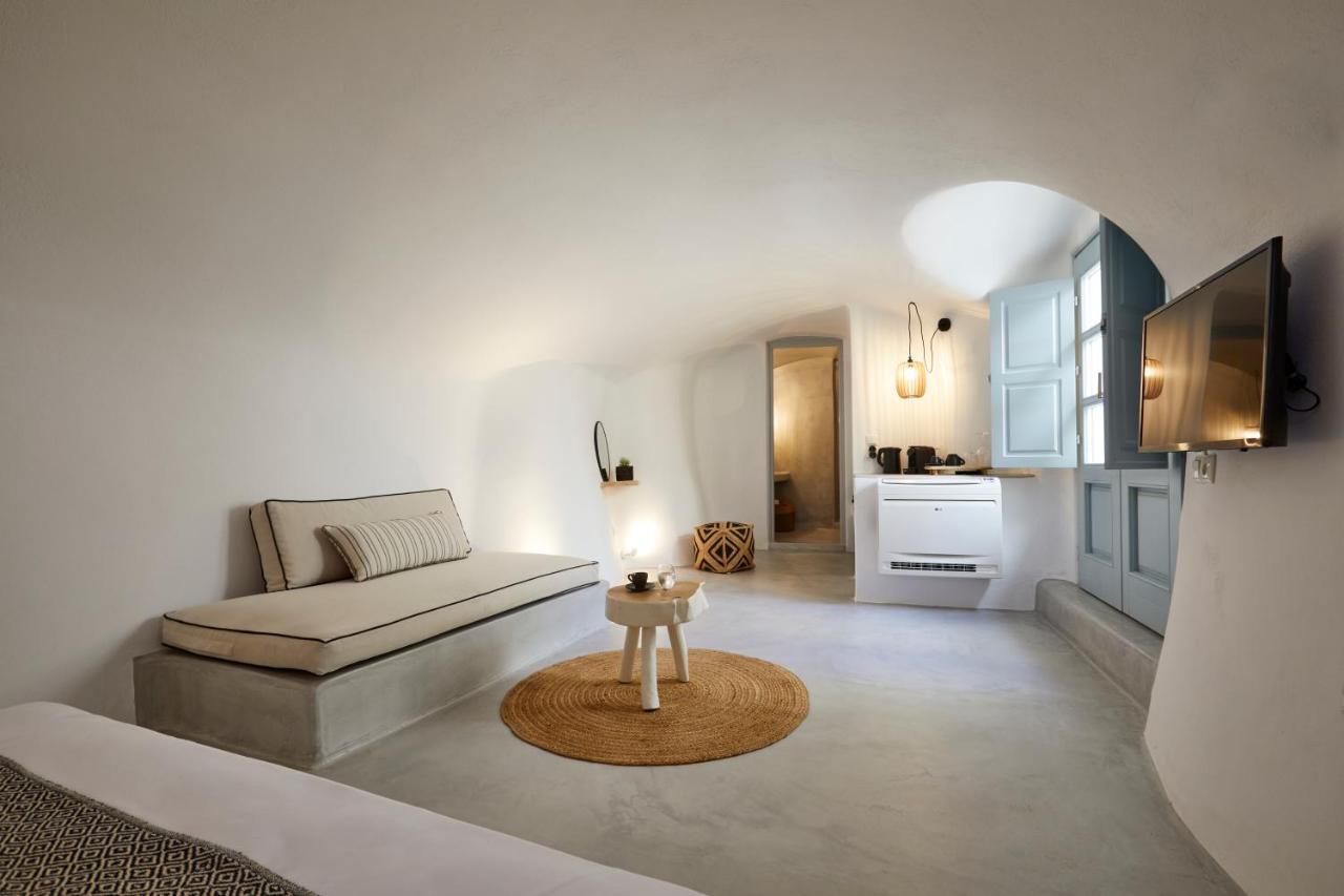 Arxegono Cave Santorini Hotel Pyrgos Kallistis