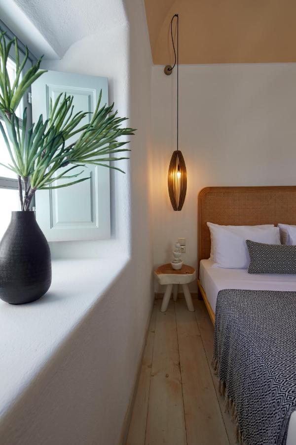 Arxegono Cave Santorini Hotel