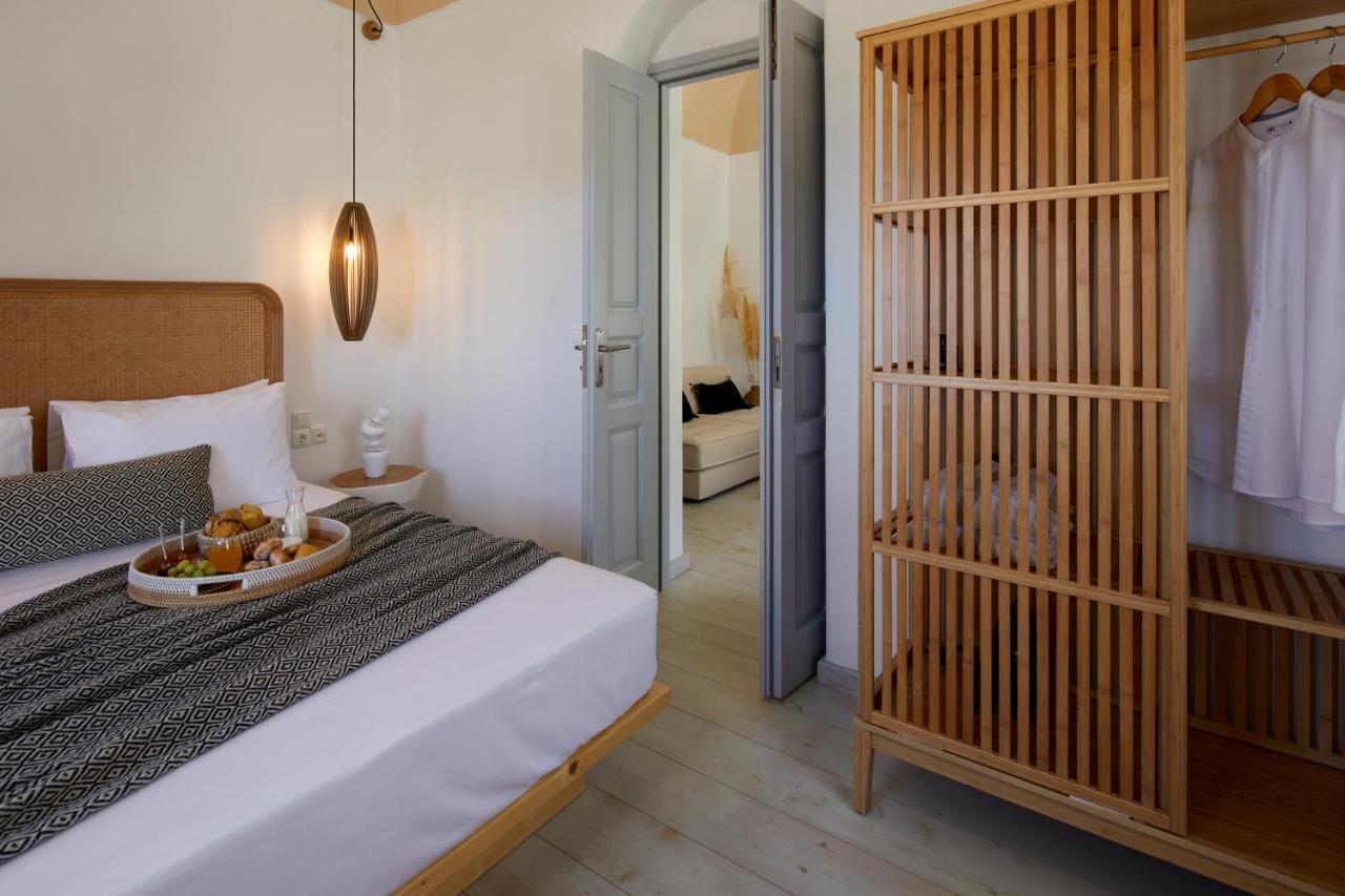 Arxegono Cave Santorini Hotel