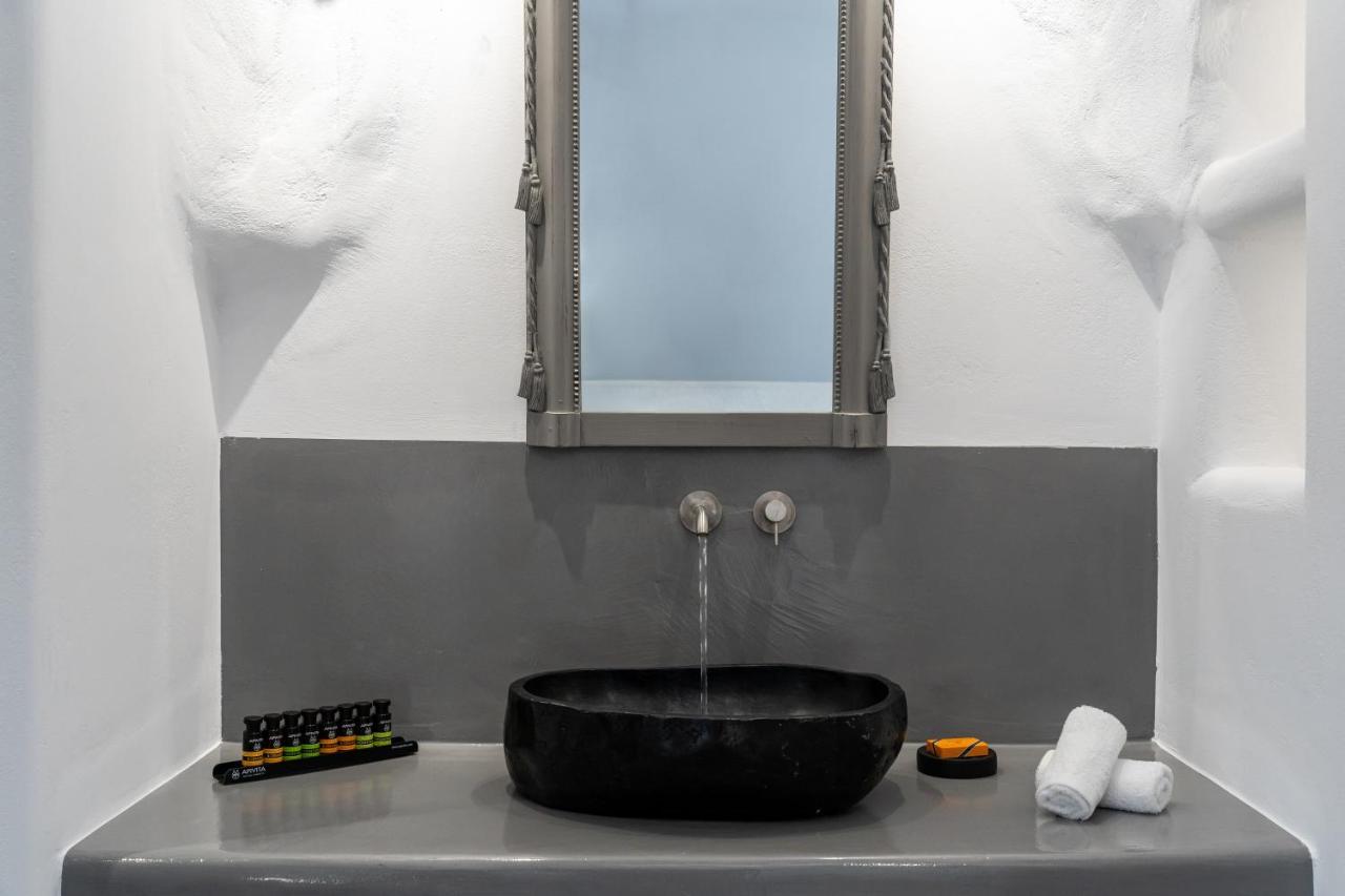 Numa Santorini Villa *