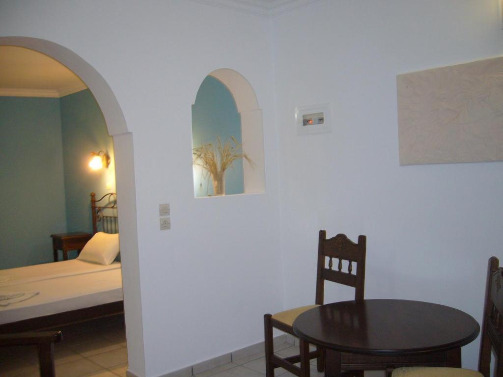 San Efrem Aparthotel Perissa (Santorini)