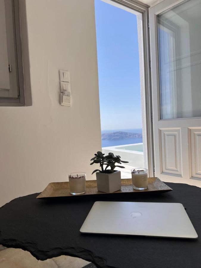 Iliovasilema Suites Imerovigli (Santorini)