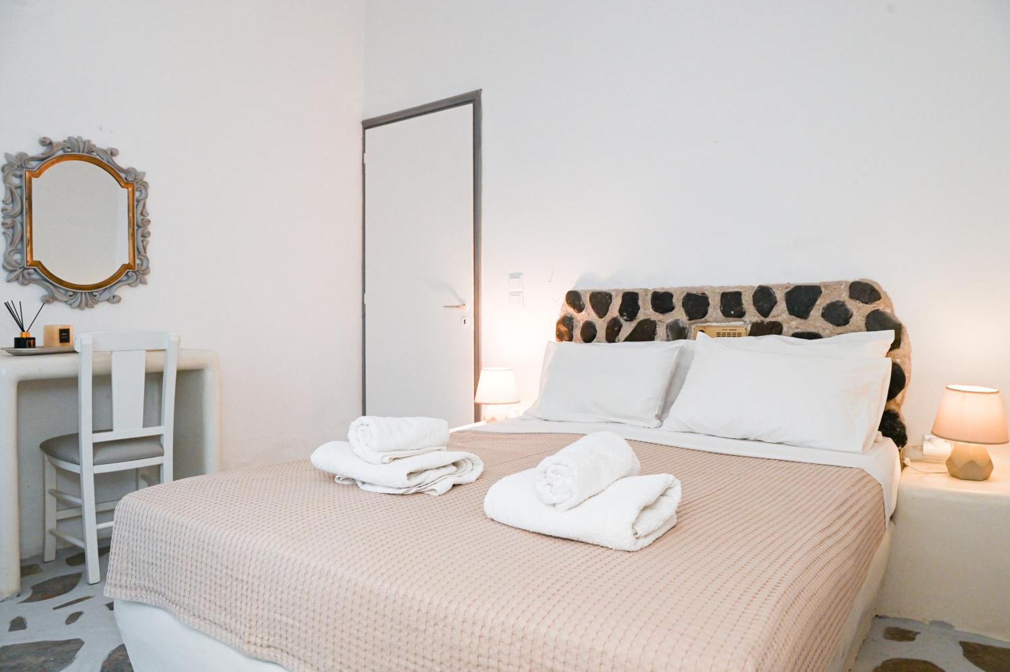 Maina Aparthotel
