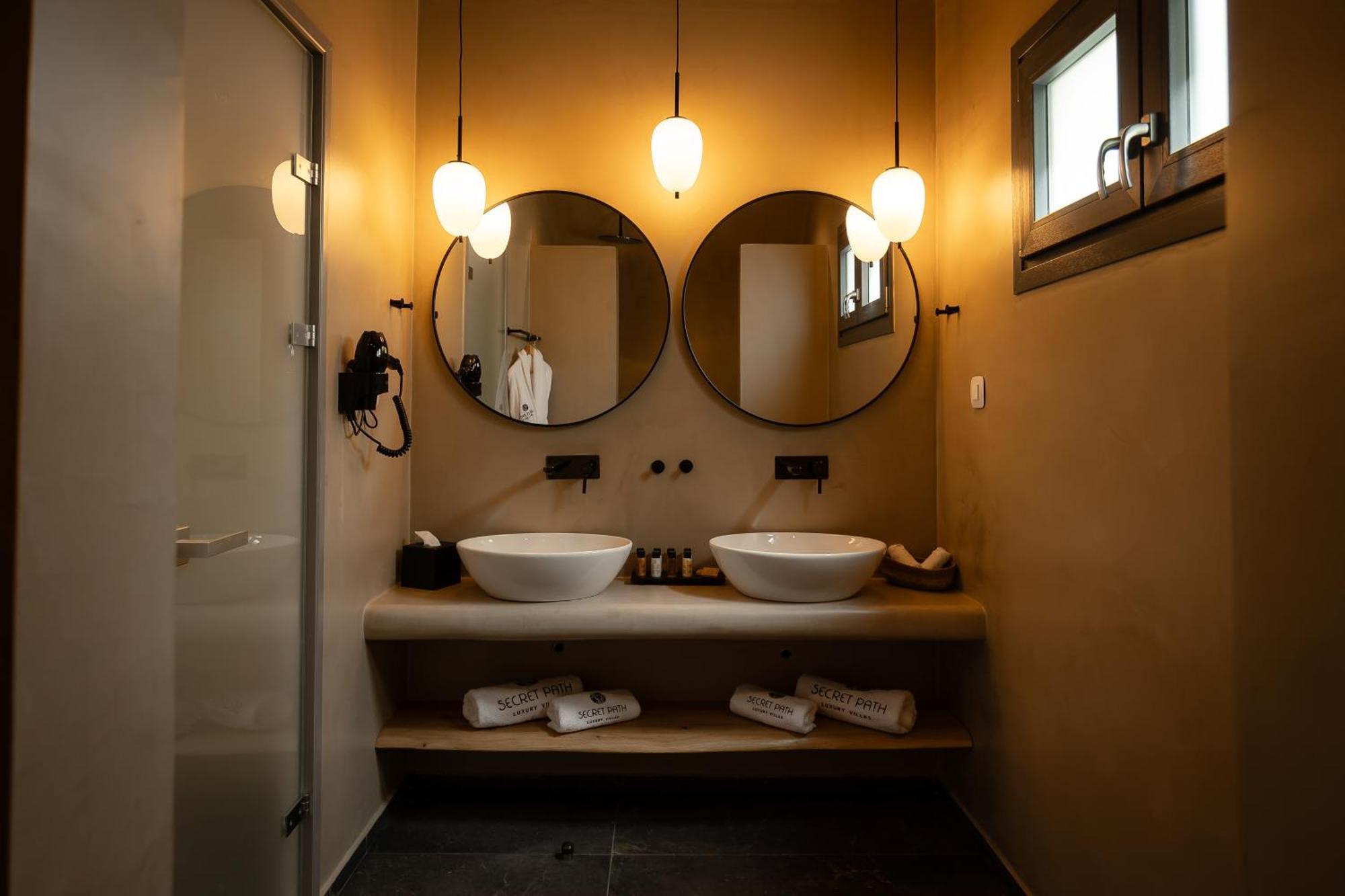 Secret Path Luxury * Imerovigli (Santorini)