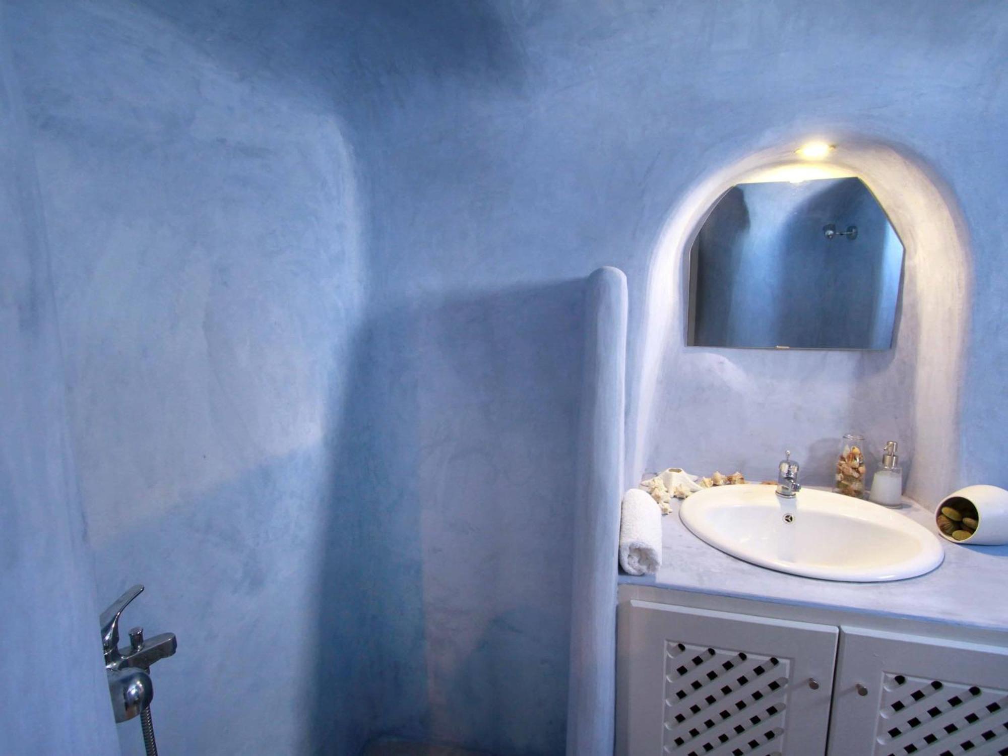 Blu Bianco Cave House By Sv