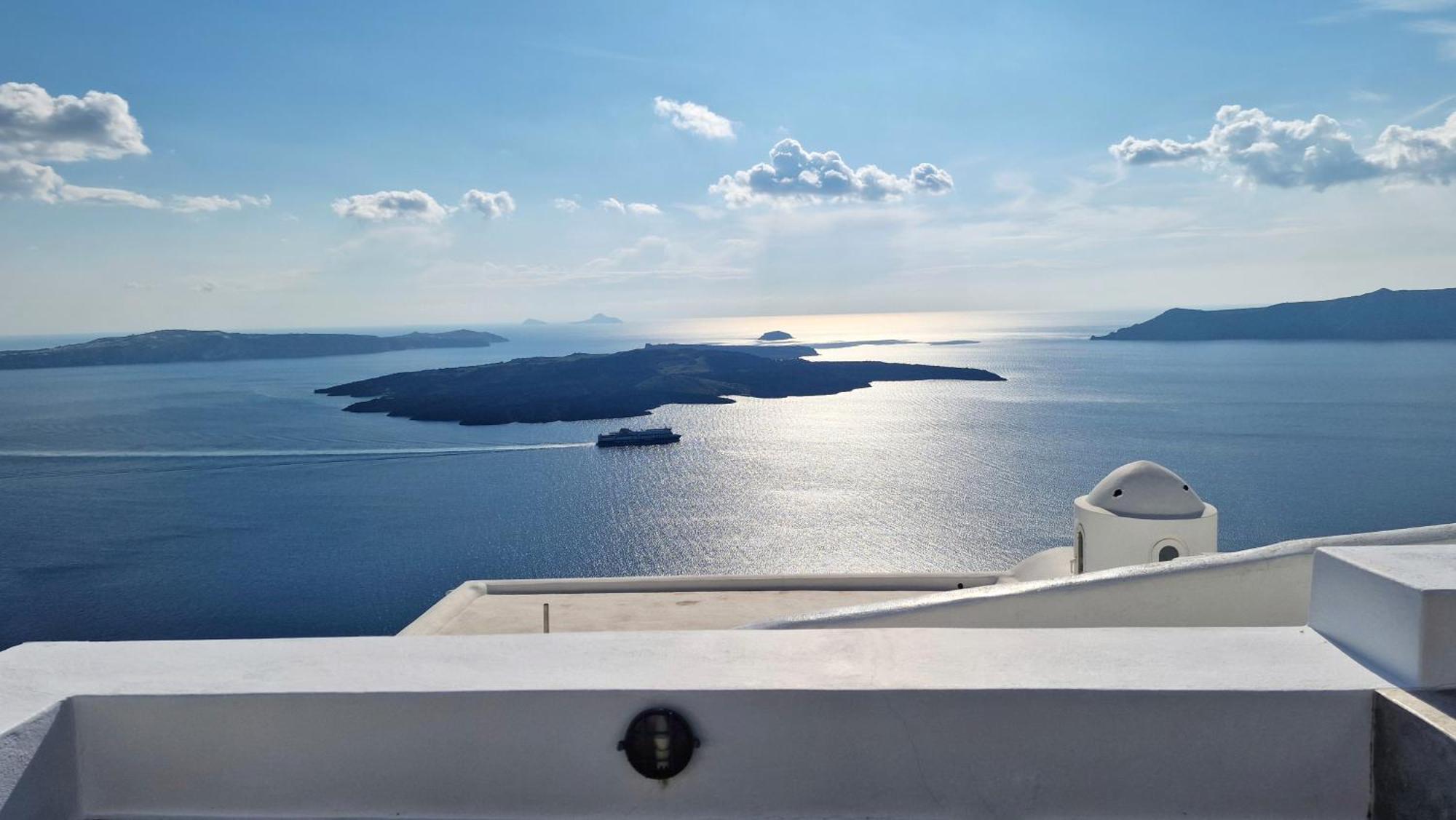 Karpimo Horizon - Caldera View With Private Hot Tub * Firostefani