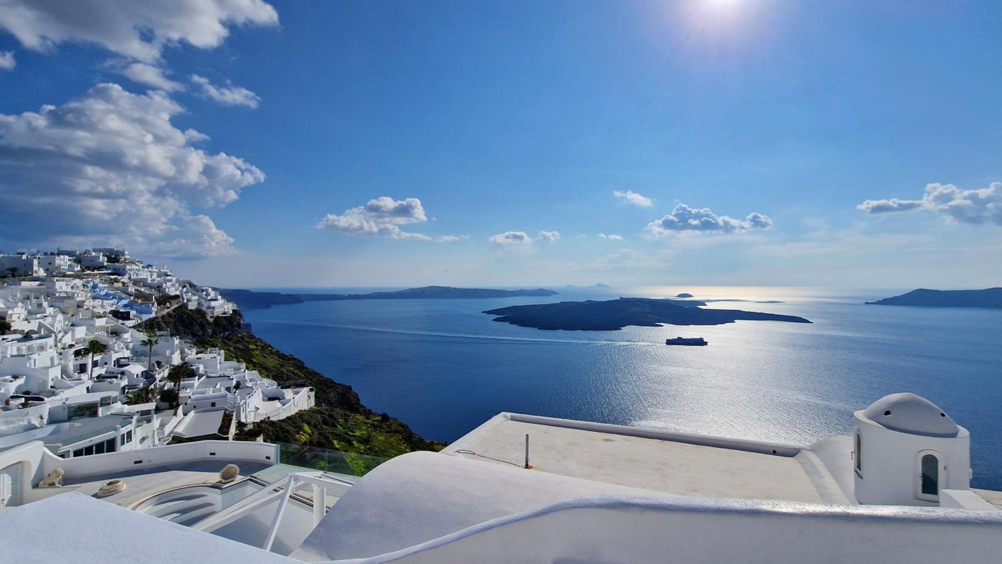 Karpimo Horizon - Caldera View With Private Hot Tub Firostefani