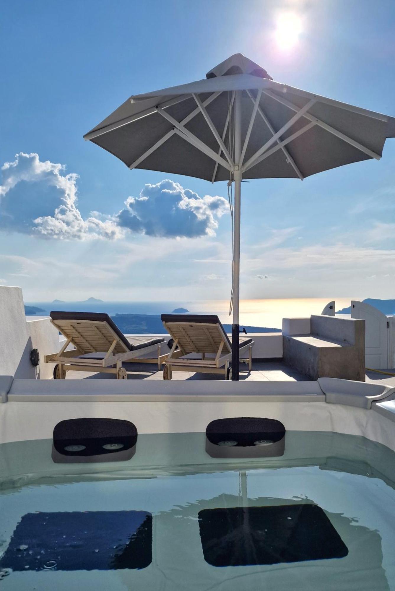 Villa Karpimo Horizon - Caldera View With Private Hot Tub Firostefani