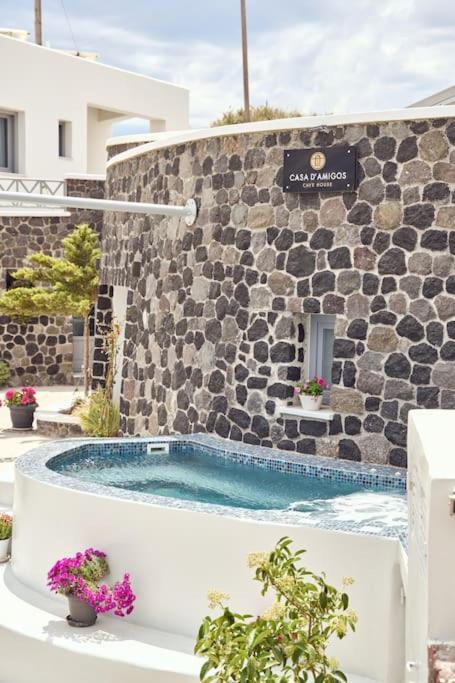 D' Amigos Superior Cave House With Outdoor Hottub * Vourvoulos