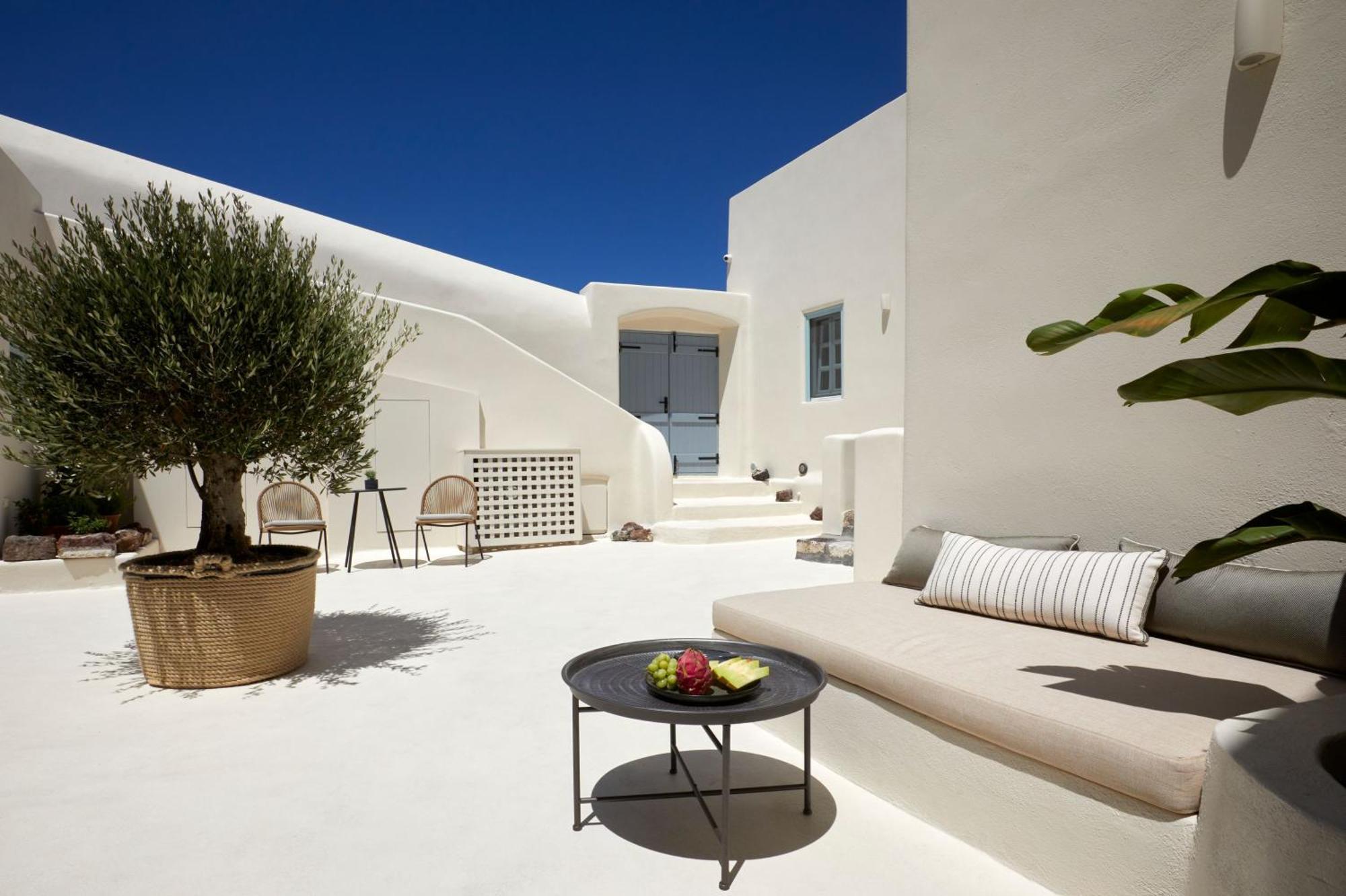 Arxegono Cave Santorini Hotel *