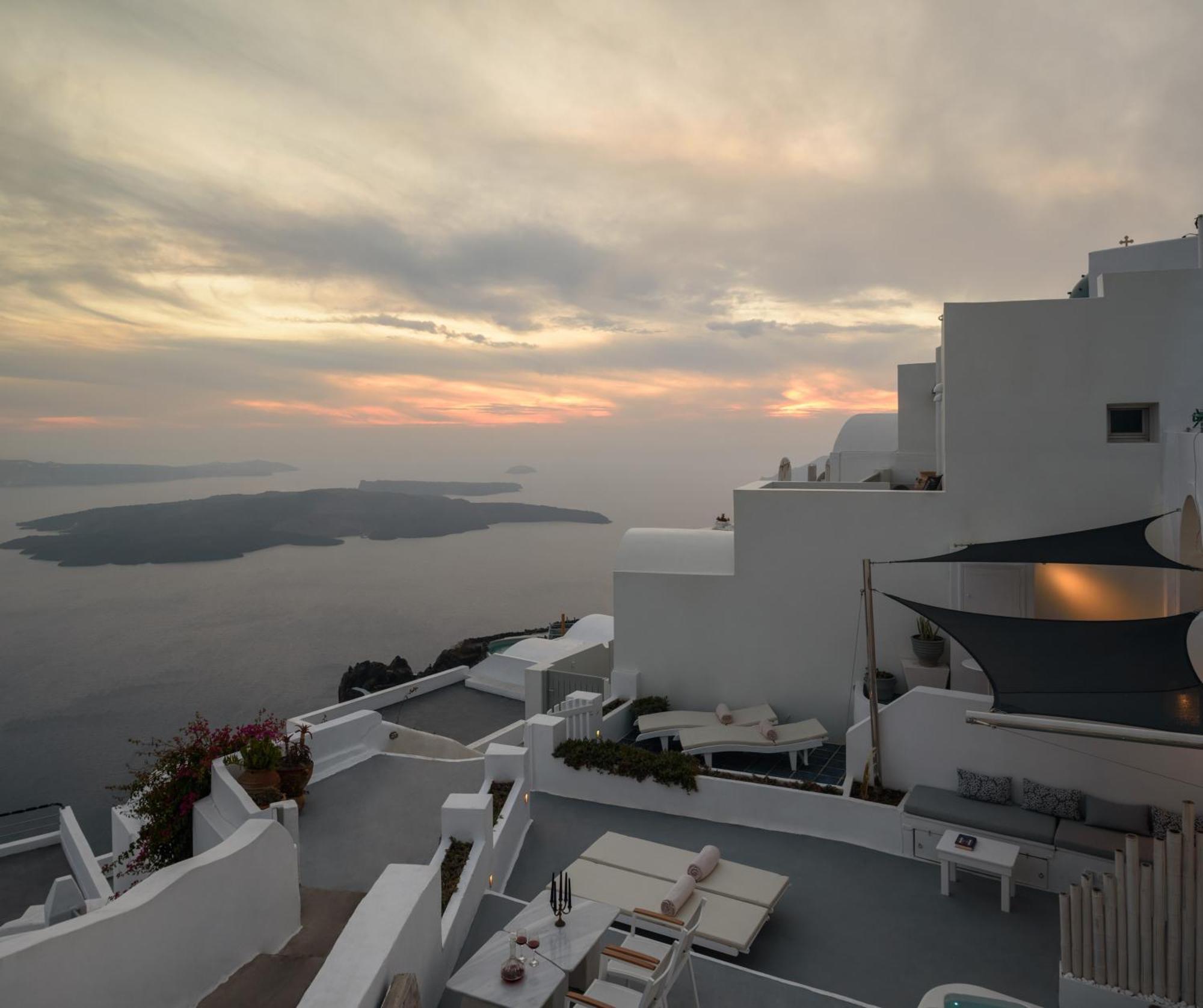 Zenith Blue Traditional Hotel 3*
