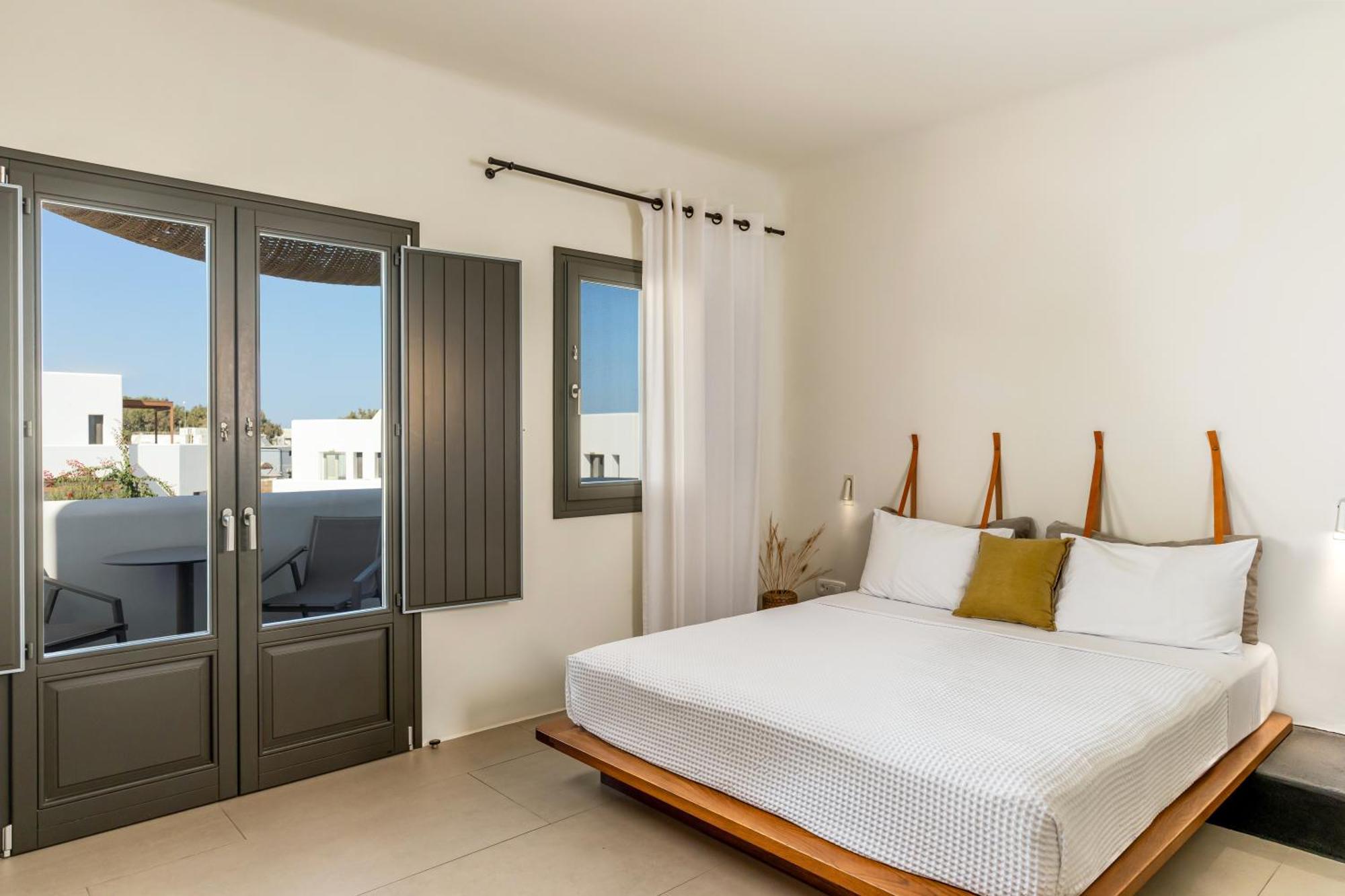 Orama & Fira (Santorini)