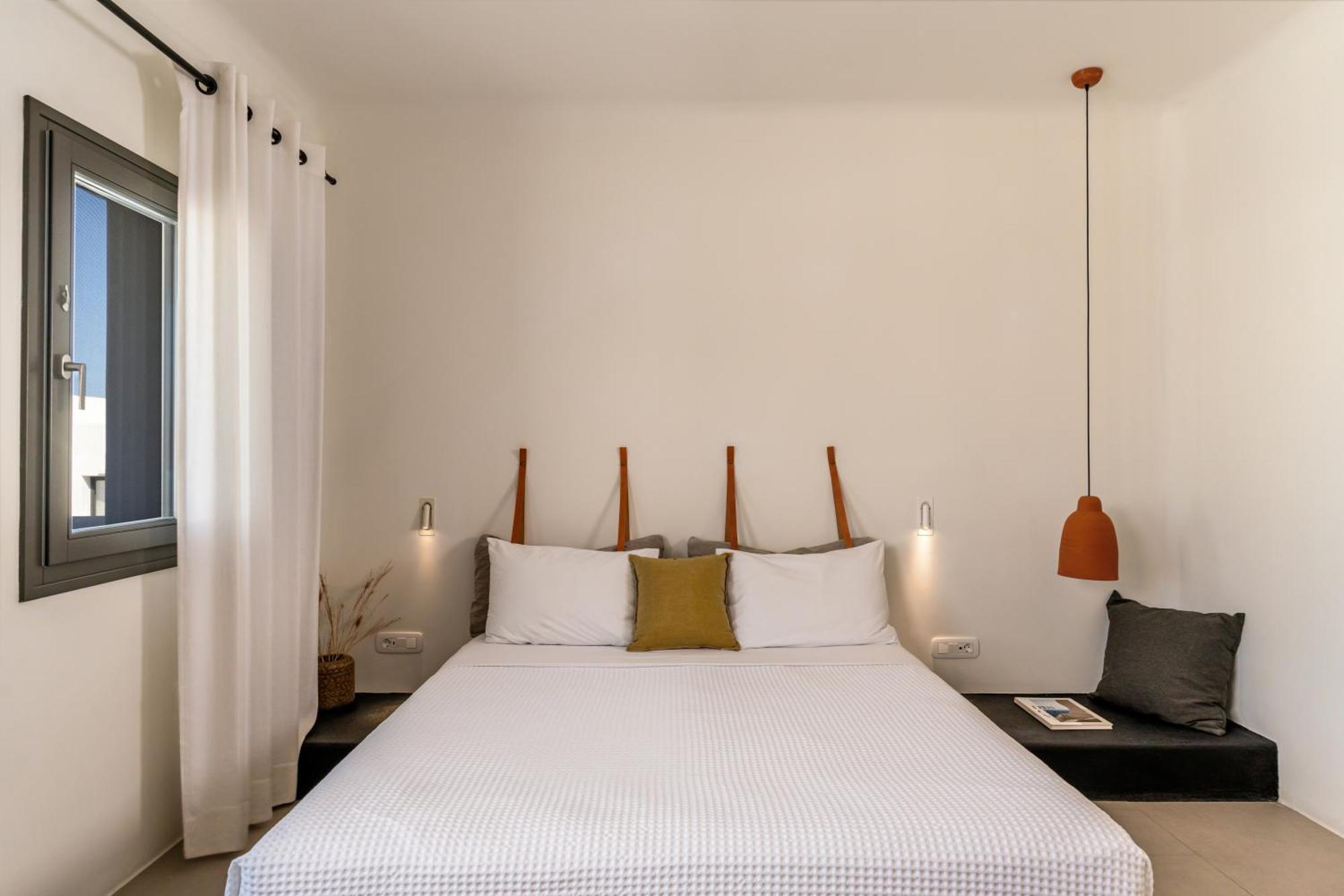 Orama & 5* Fira (Santorini)