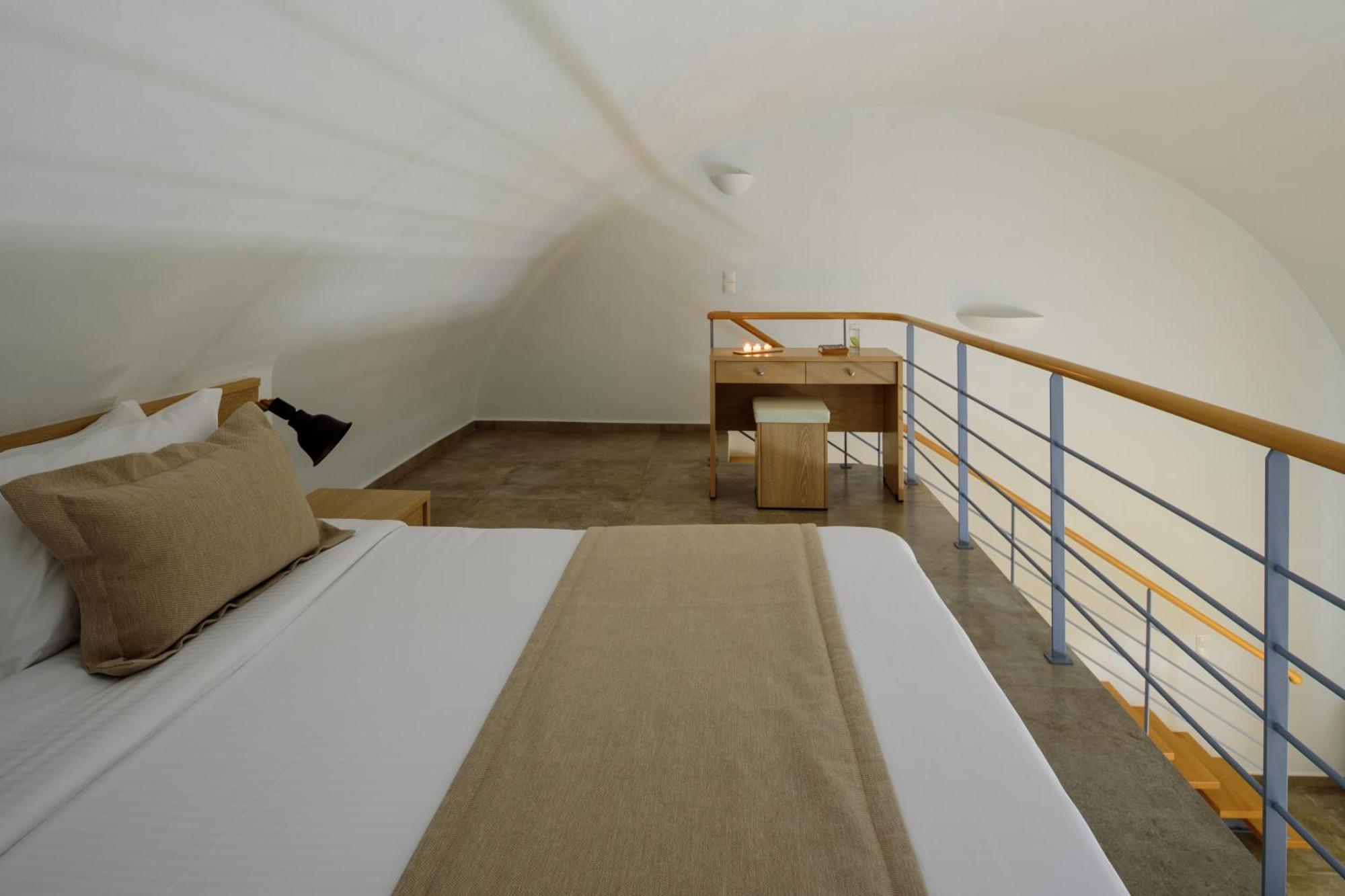 Aliter * Fira (Santorini)