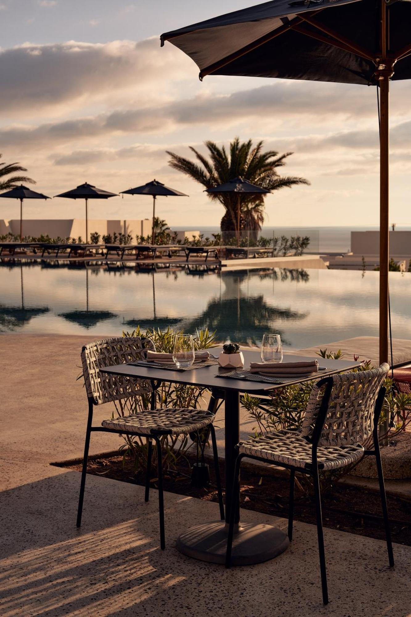 Nous Santorini 5*