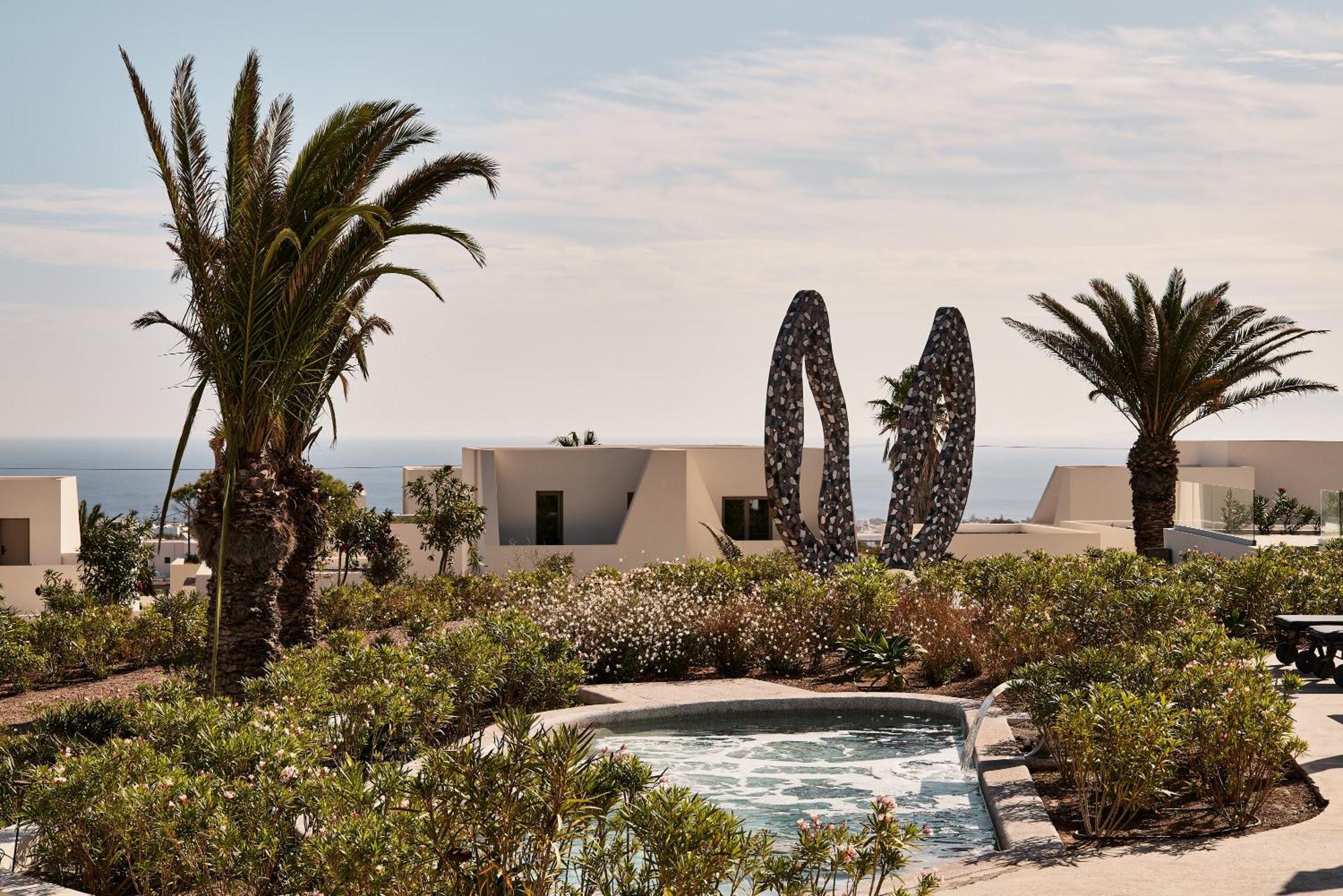 Nous Santorini 5* Messaria (Santorini)