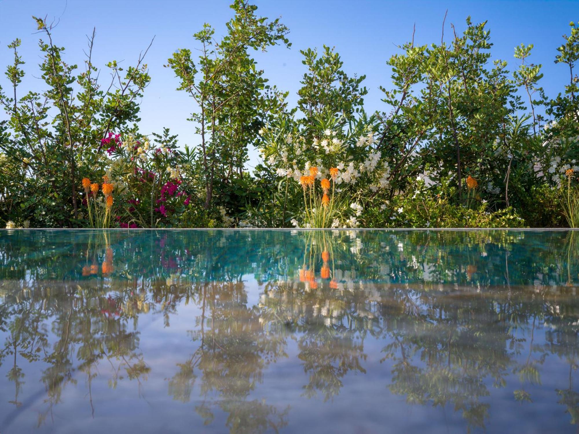 Nous Santorini Resort 5*