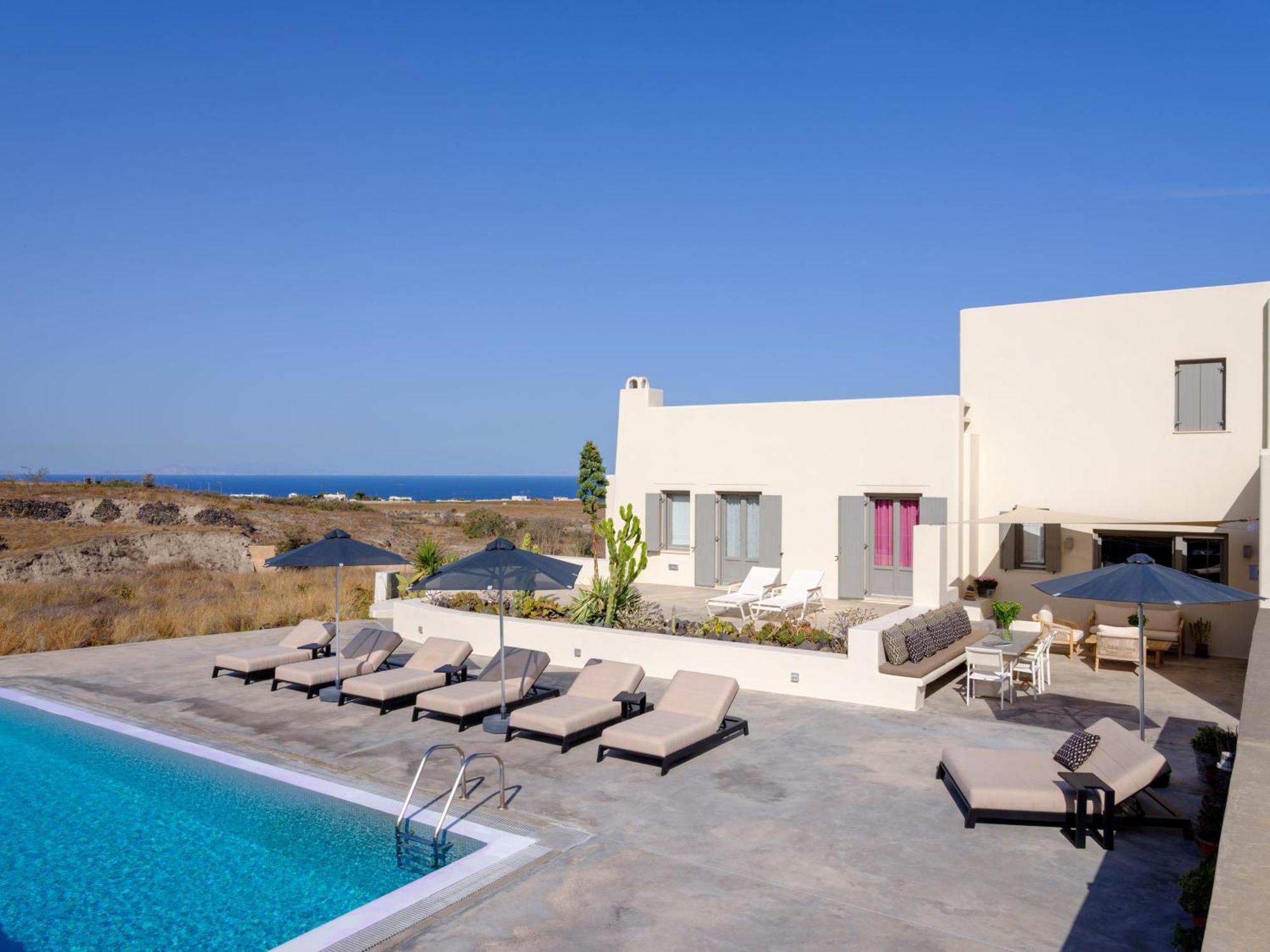 Of Lilies Villa *