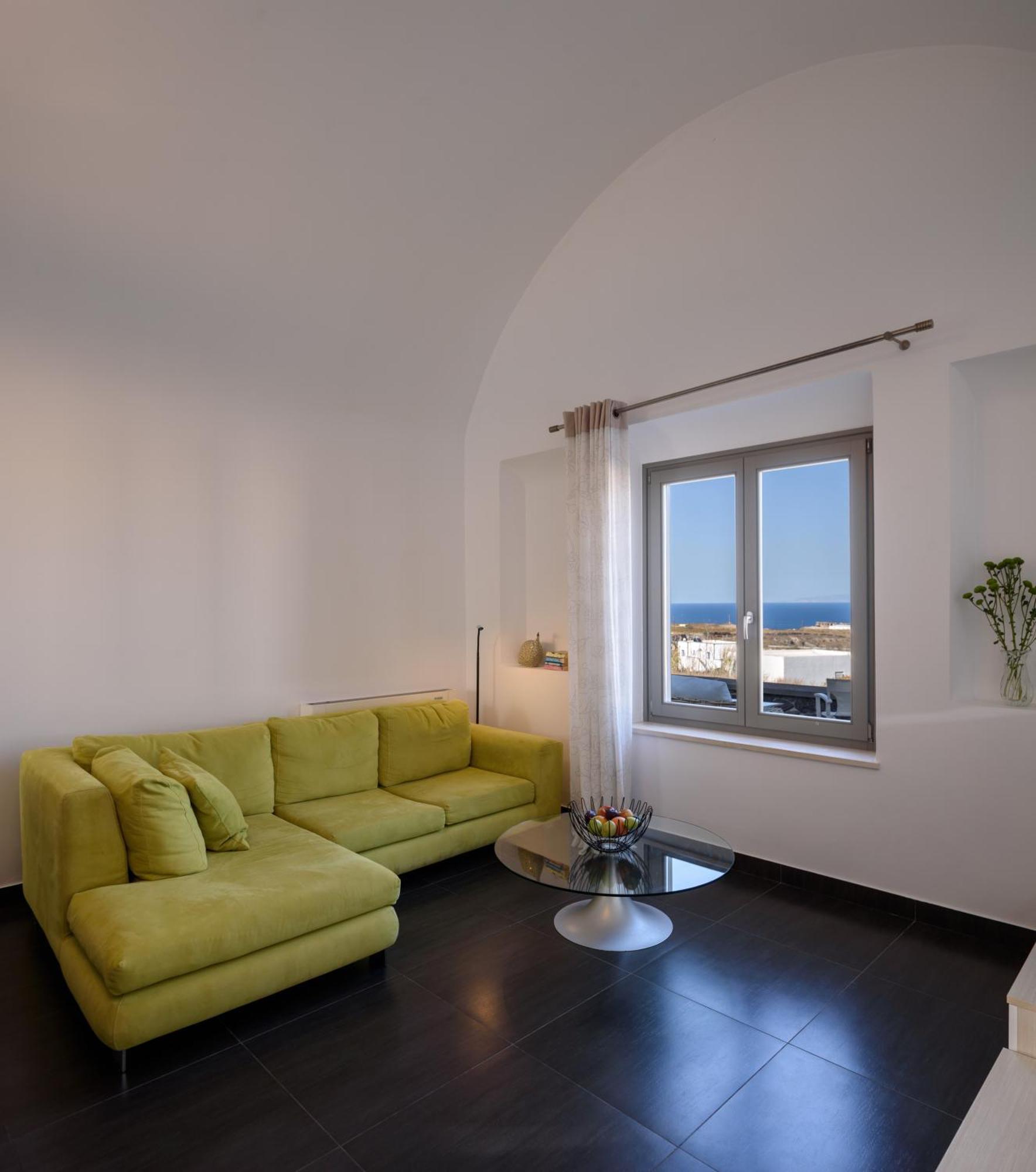 Of Lilies Villa