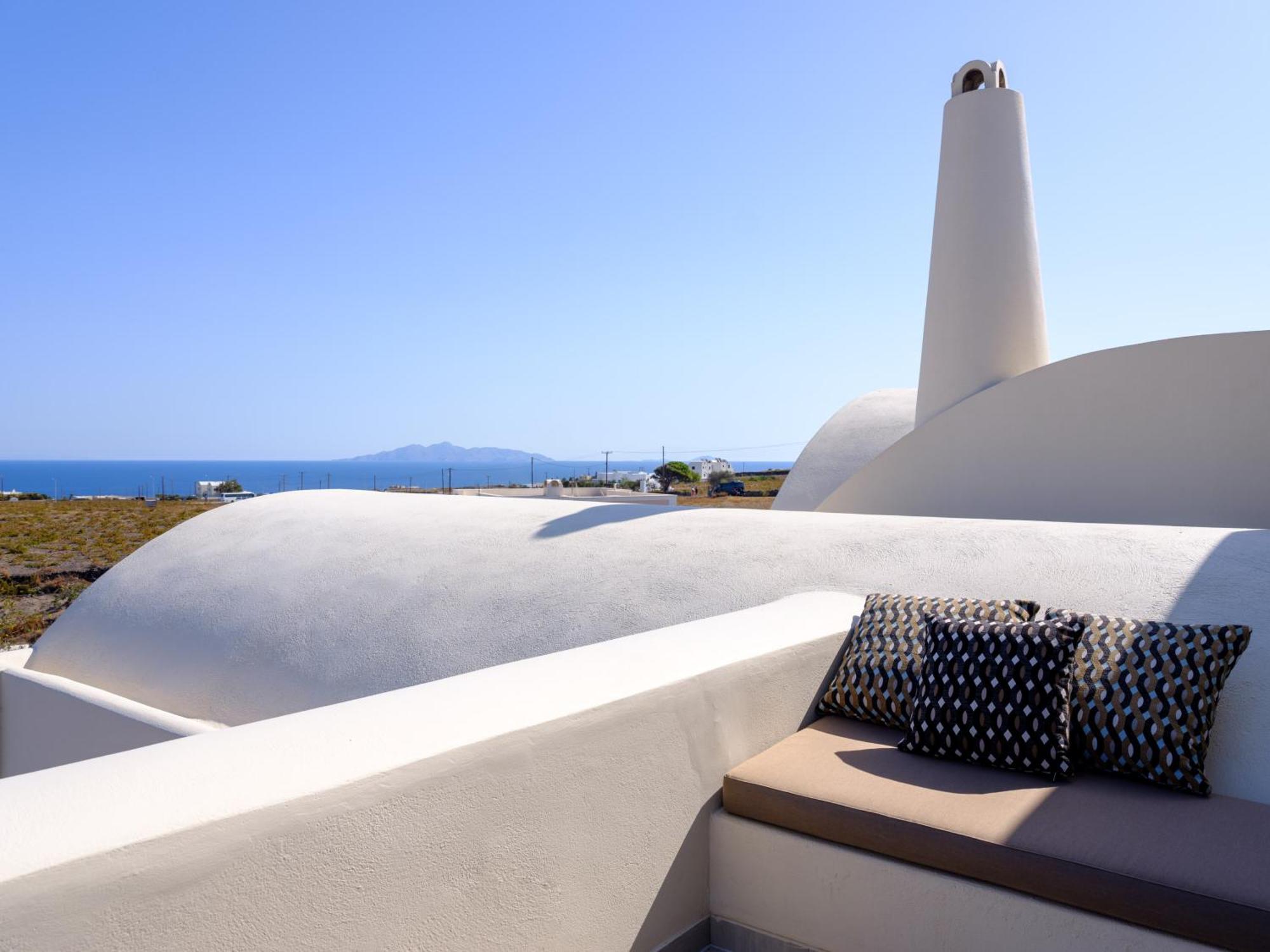Of Lilies Villa