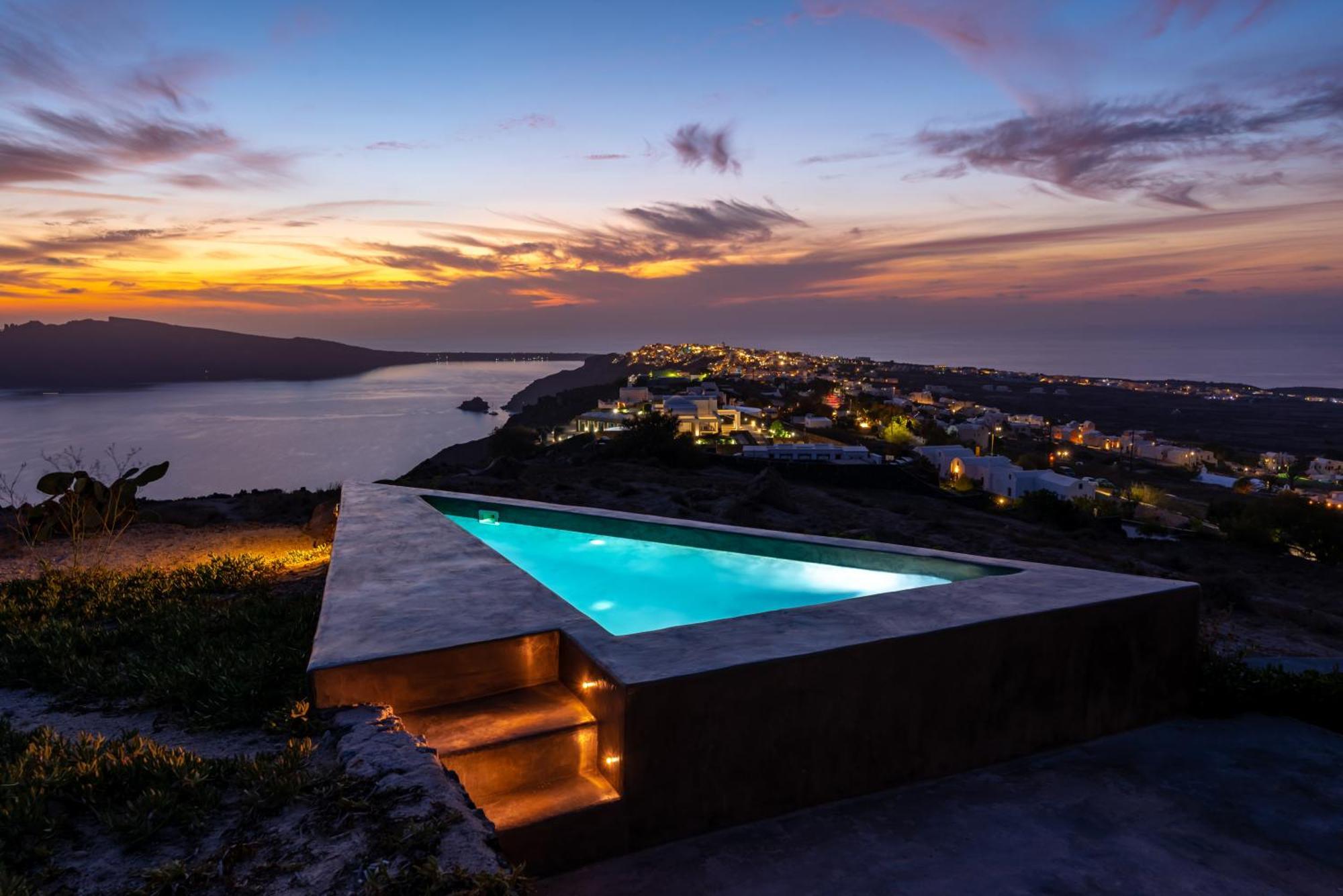270 Oias View