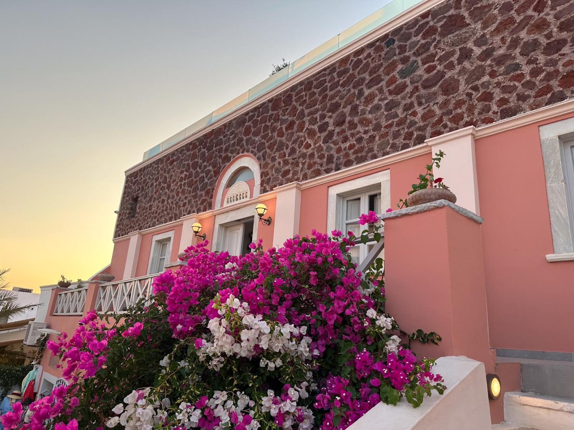 The Museum Project Hotel Oia (Santorini)