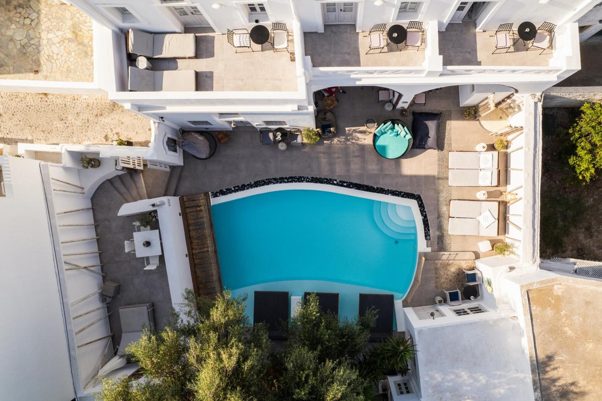 The Museum Project Hotel Oia (Santorini)
