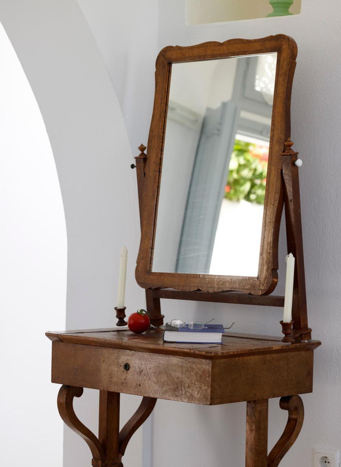 Aigialos Luxury Traditional Settlement Hotel Fira (Santorini)