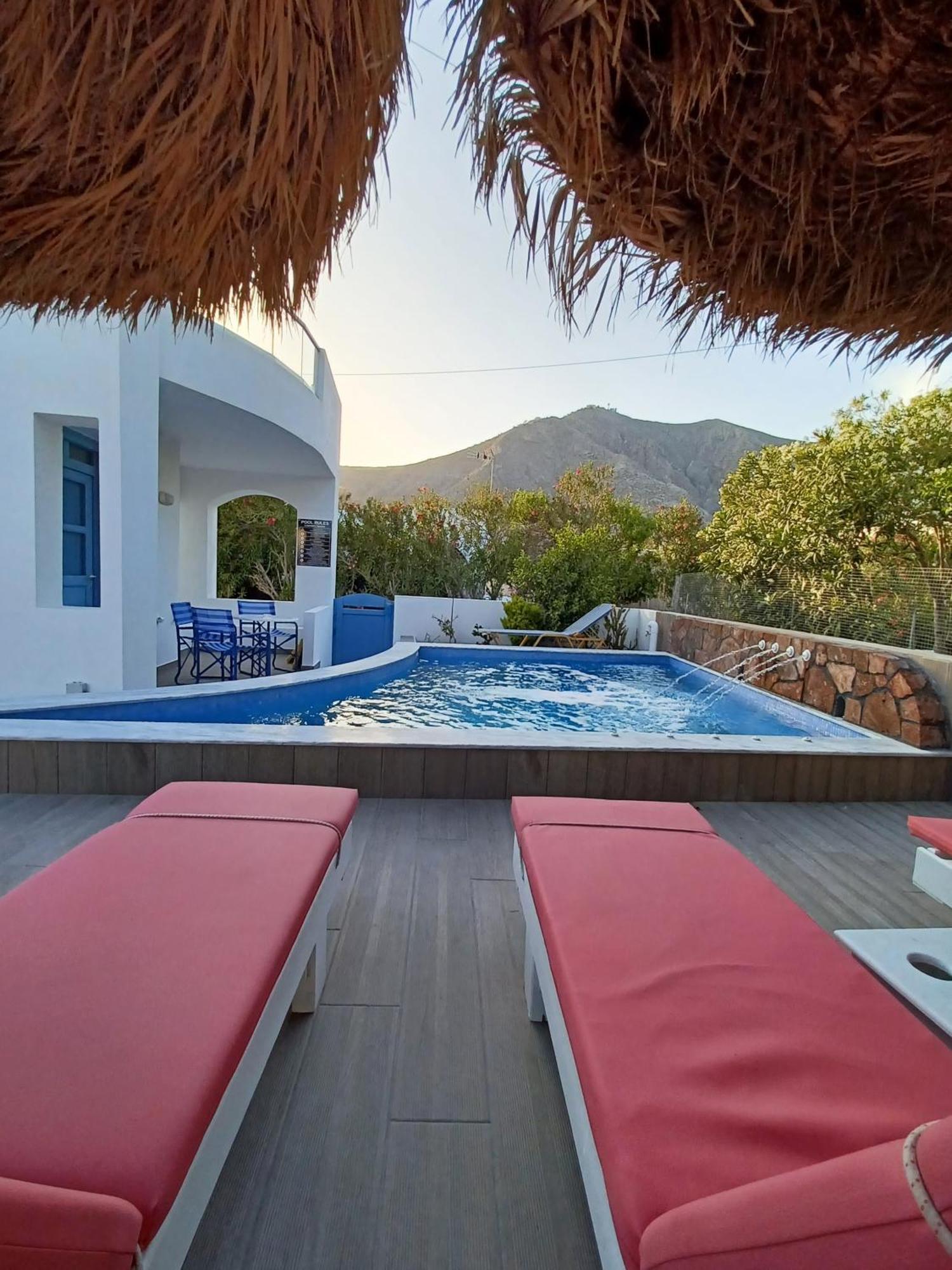 Captain Lazaros Villa: Black With Pool And Sea View