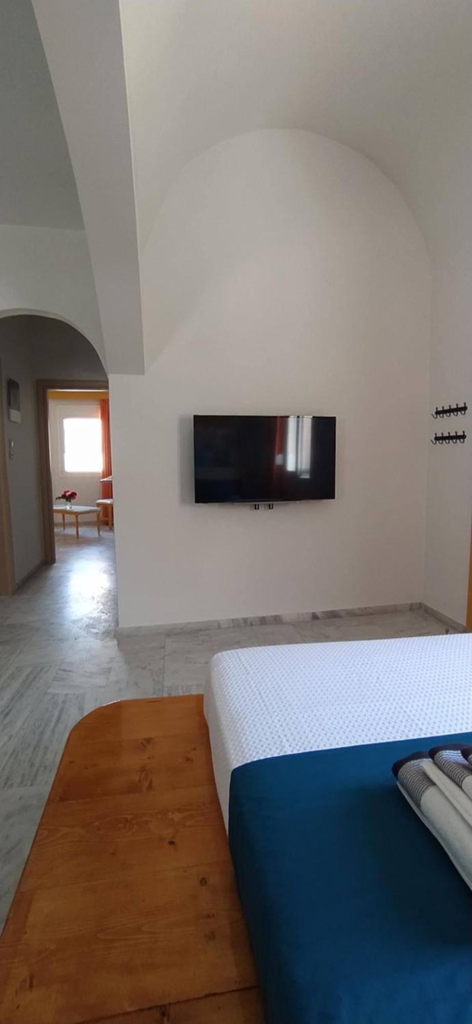 Chariot Santorini Apartment *