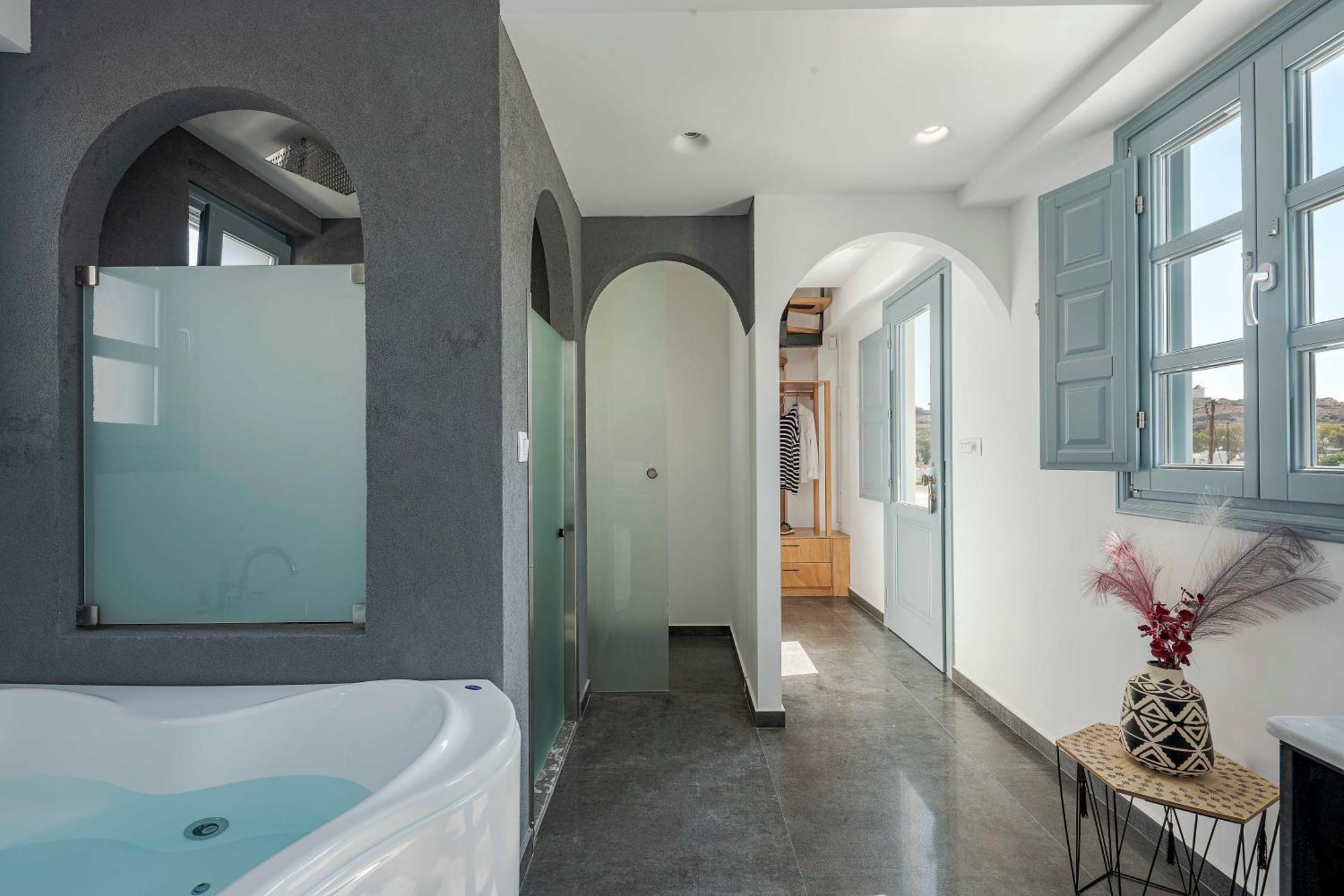 Aparthotel Blackstone Luxury Emporio (Santorini)
