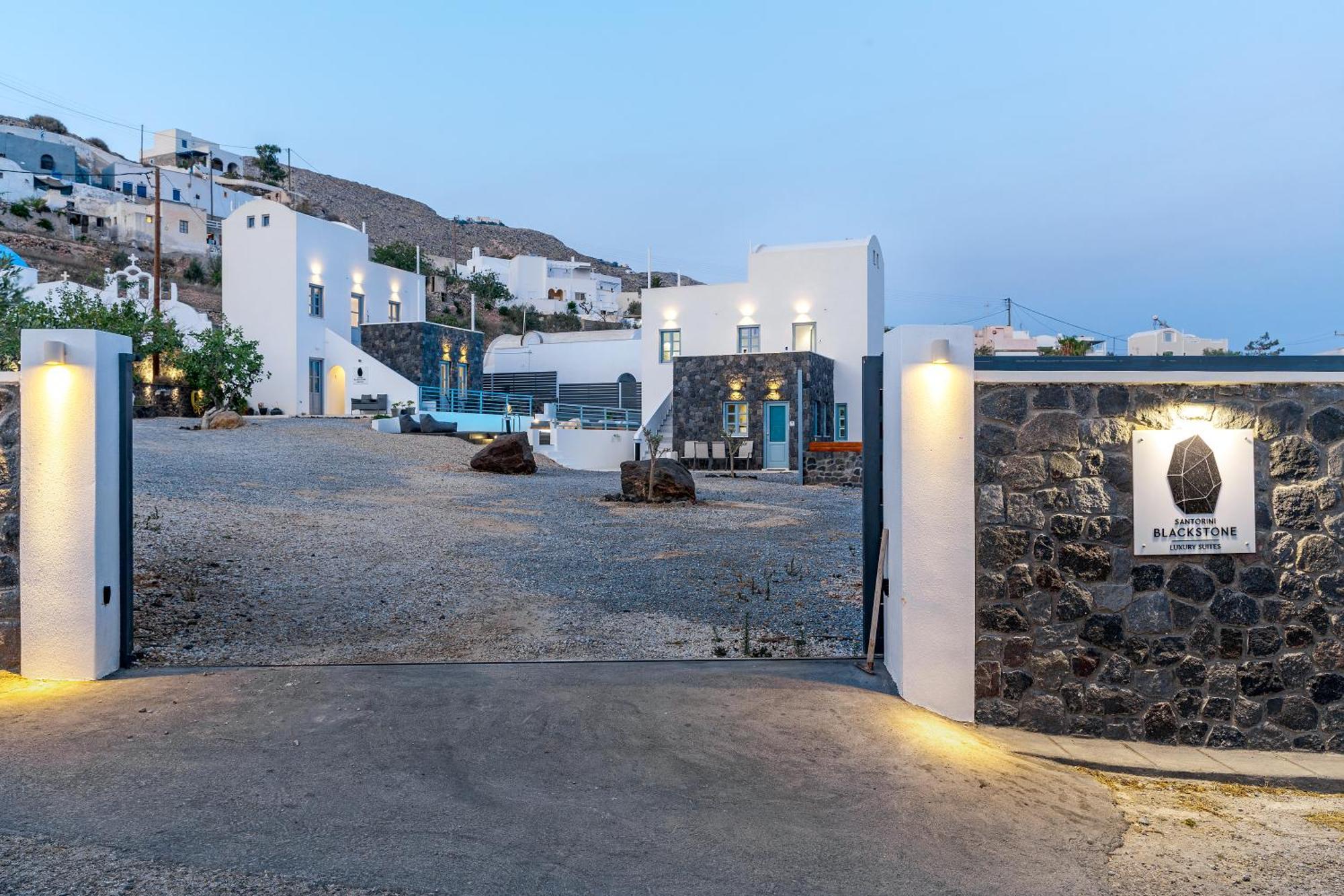 Blackstone Luxury Aparthotel Emporio (Santorini)