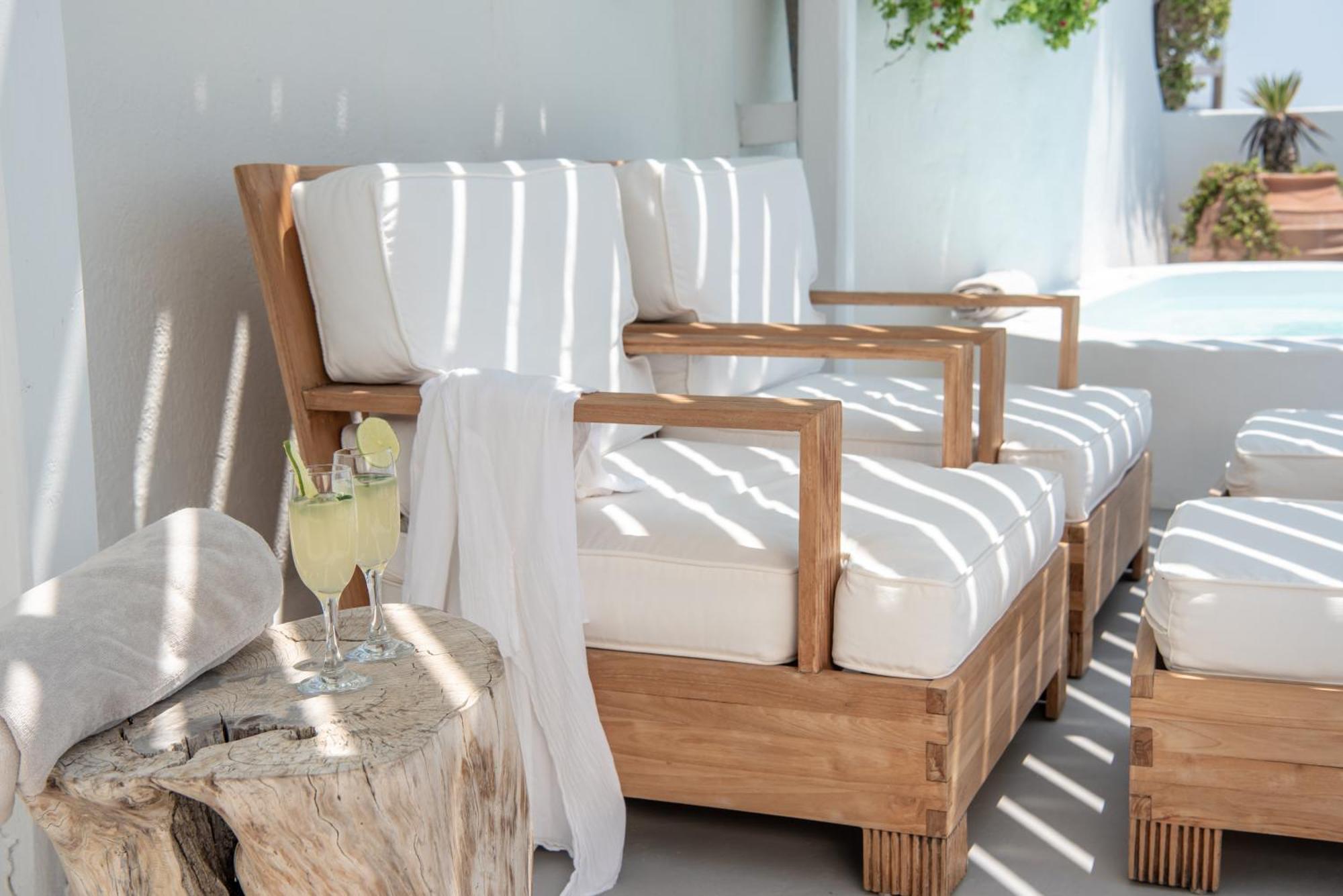 Villa Native Eco Imerovigli (Santorini)