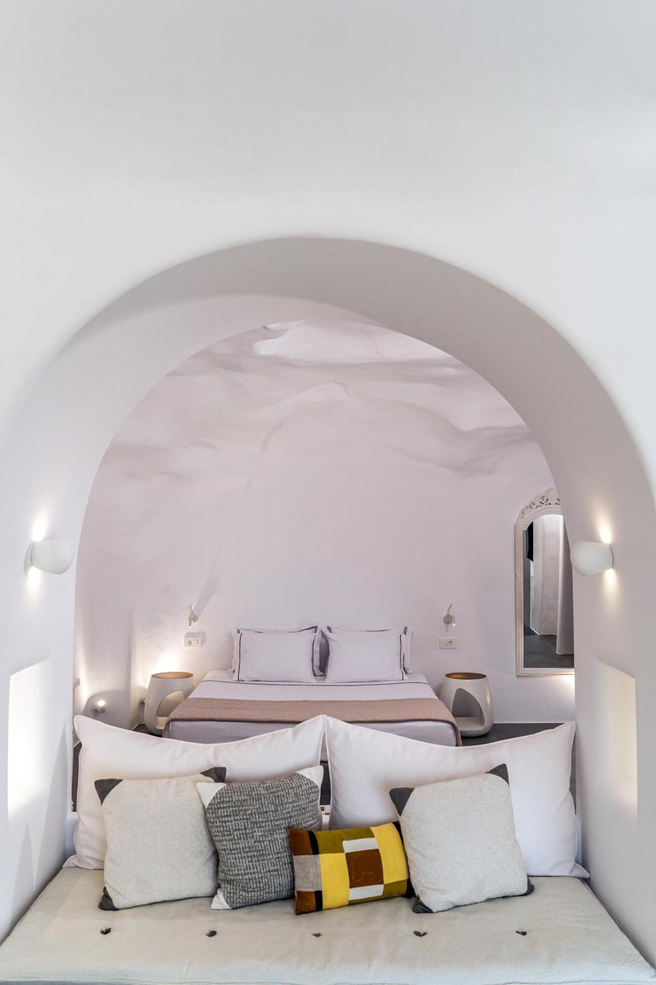 Numa Santorini *