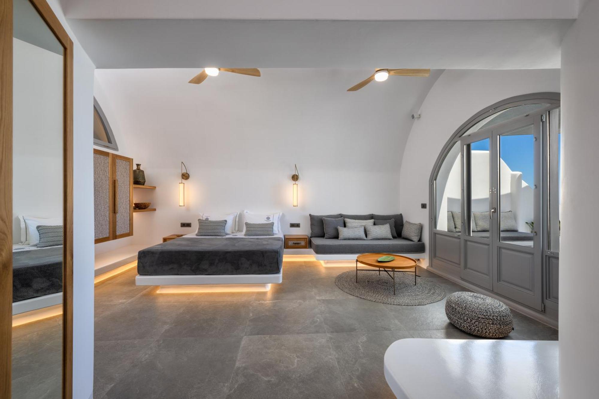 Eteoro Suites *