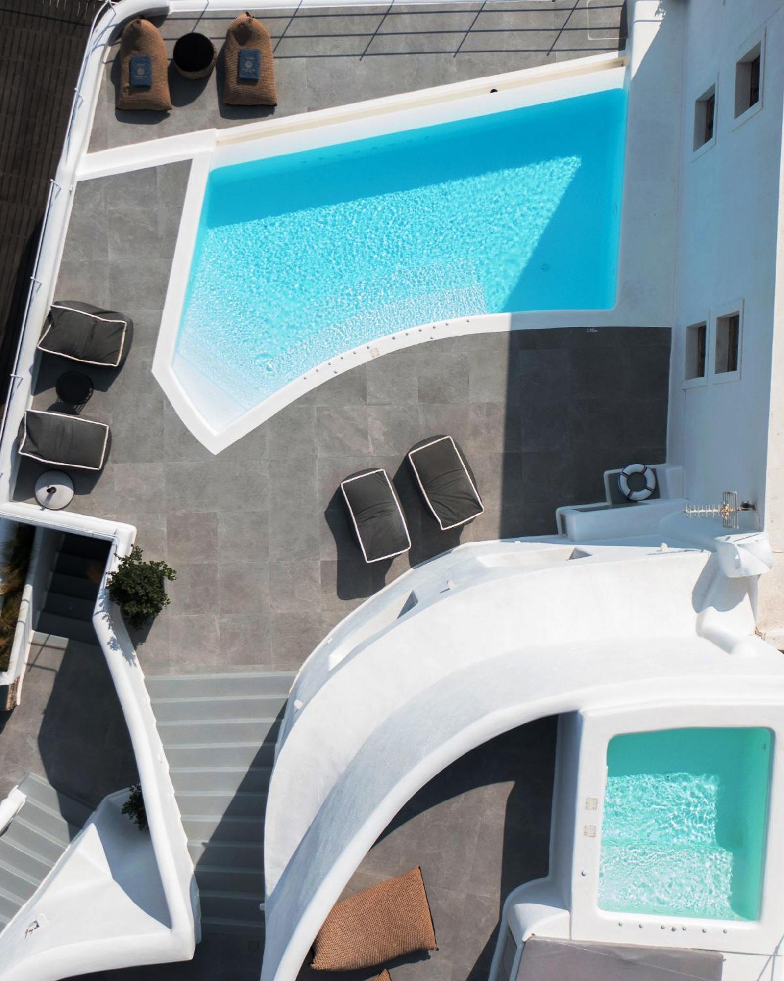 Eteoro Suites *