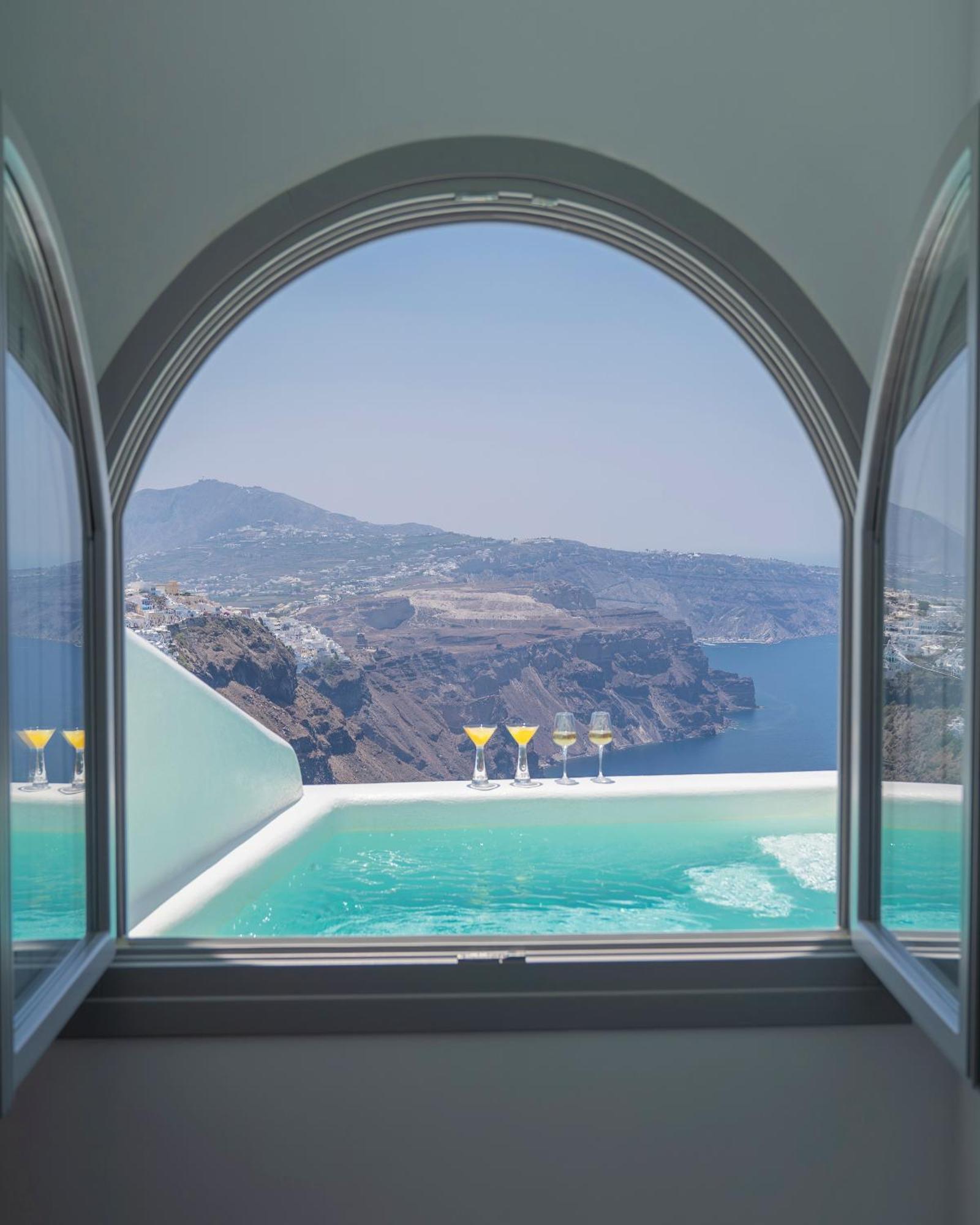 Eteoro Suites Aparthotel