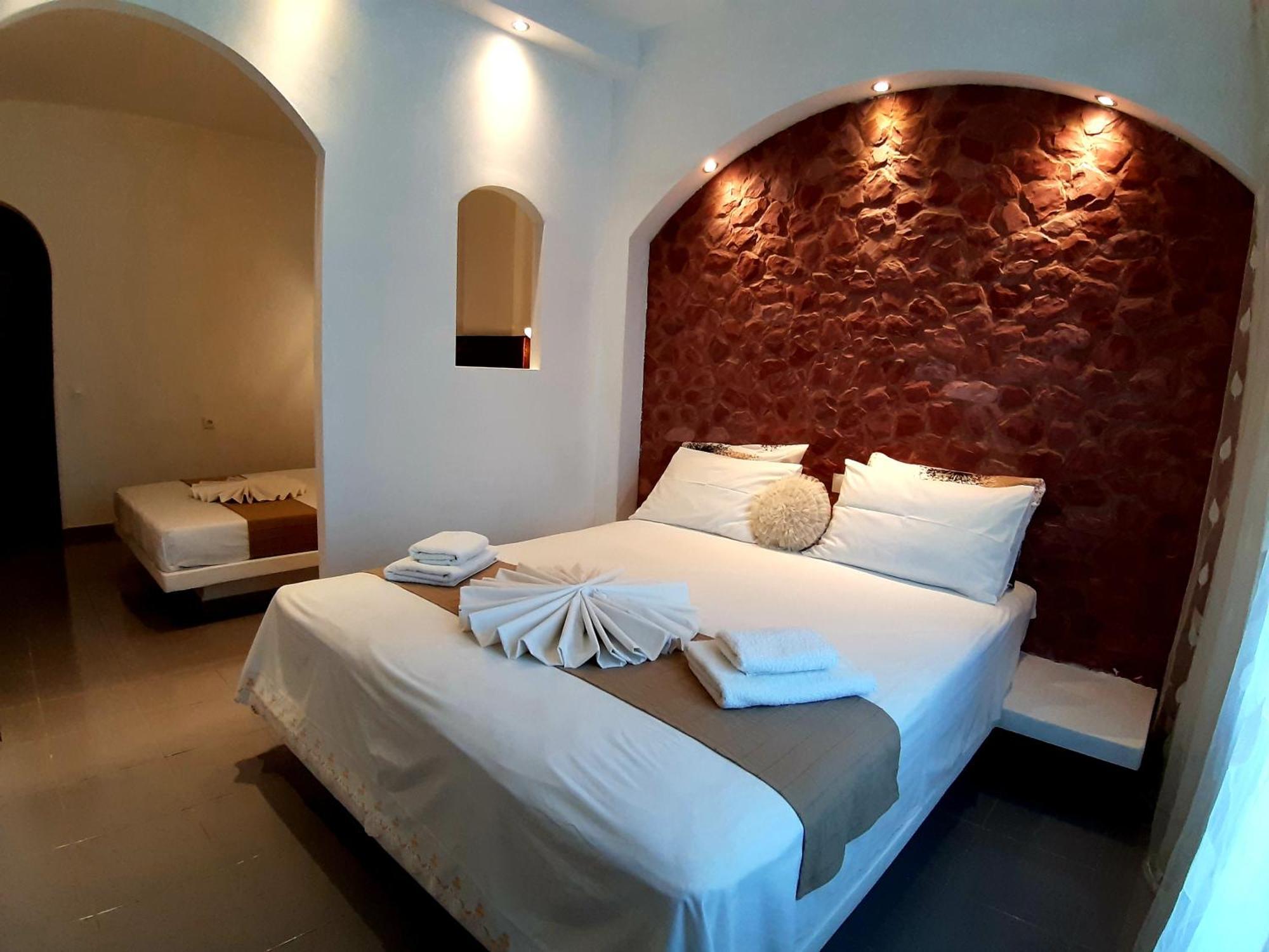 Aparthotel Atalos Kamari (Santorini)