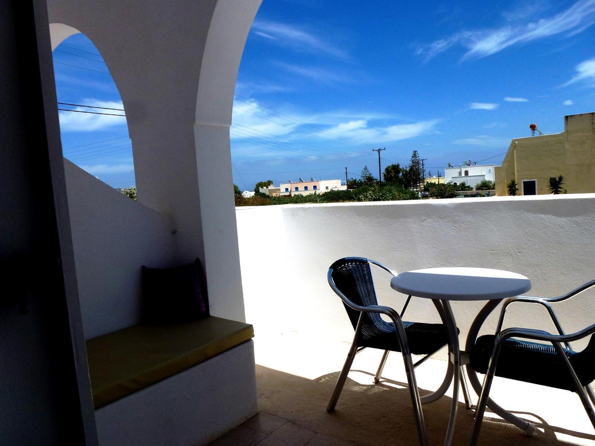 Atalos 3* Kamari (Santorini)