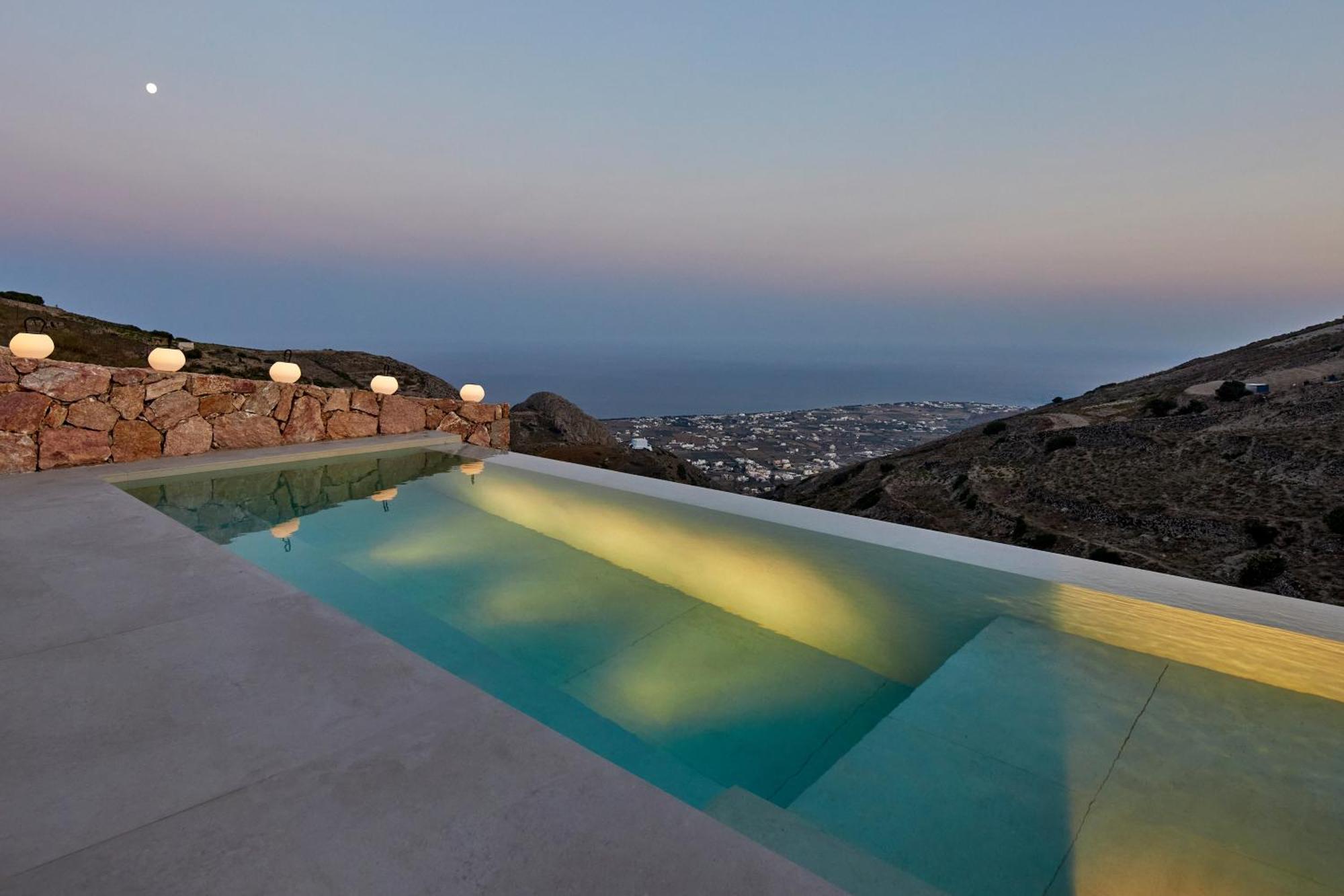 Villa Santorini Sky, The Retreat Pyrgos Kallistis